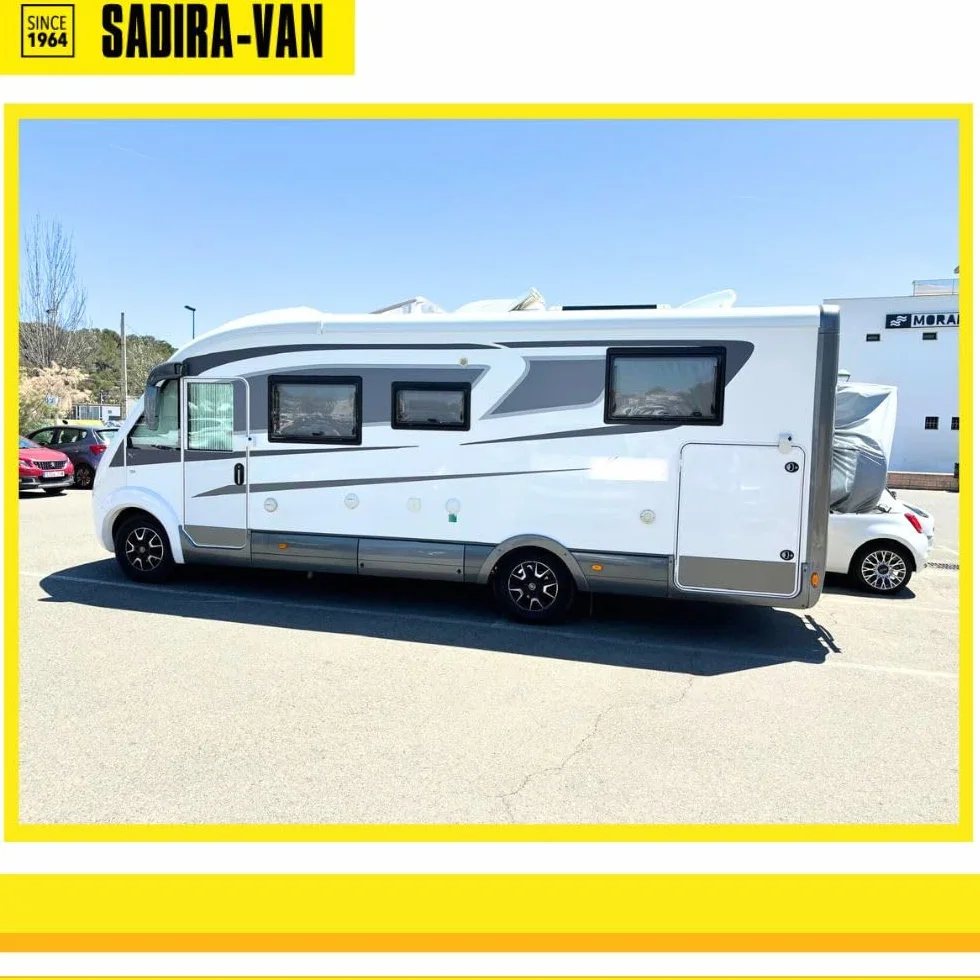 SADIRA VAN Jabón concentrado para autocaravanas 1 L. Limpieza impecable y protección duradera contra marcas de cal en cristales y fibra. Accesorio de mantenimiento de autocaravanes