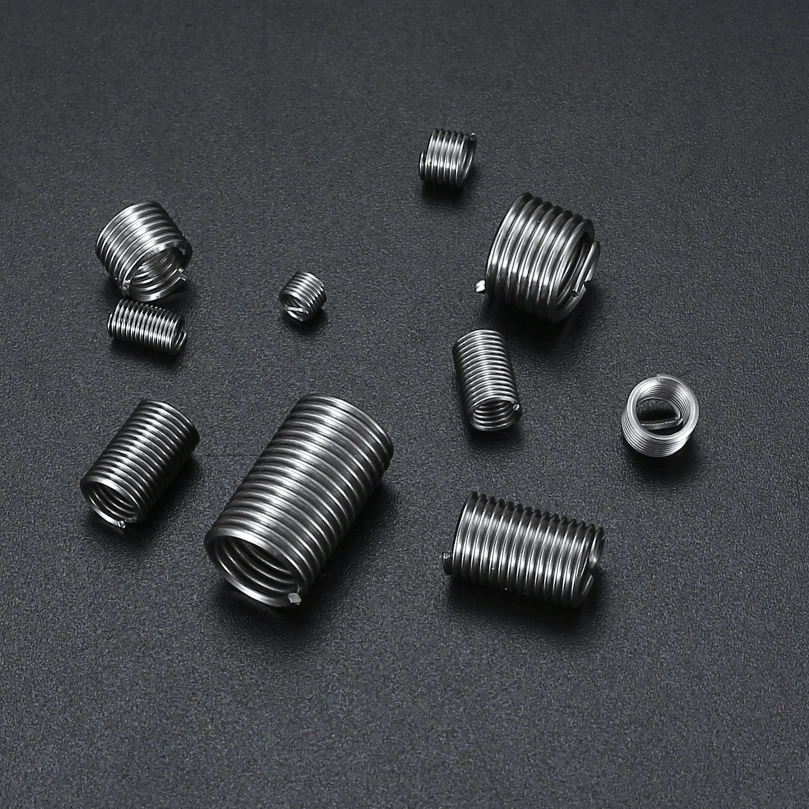 200 Piezas Insertos Roscados, Kit de Helicoil Inserto de Tornilo de Hilo de Alambre, M3 M4 M5 M6 M8 Reparación de Roscas de Alambre de Acero Tipo Helicoil Insertar de Acero Inoxidable