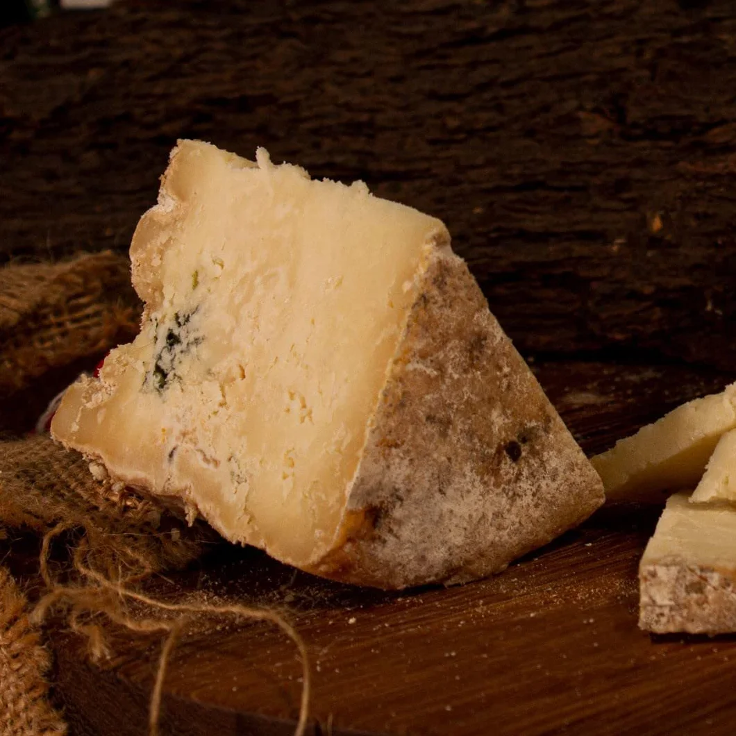 Ser Gamonéu del Valle DOP 2,2 kg Artesano Ahumado Maduración en cueva
