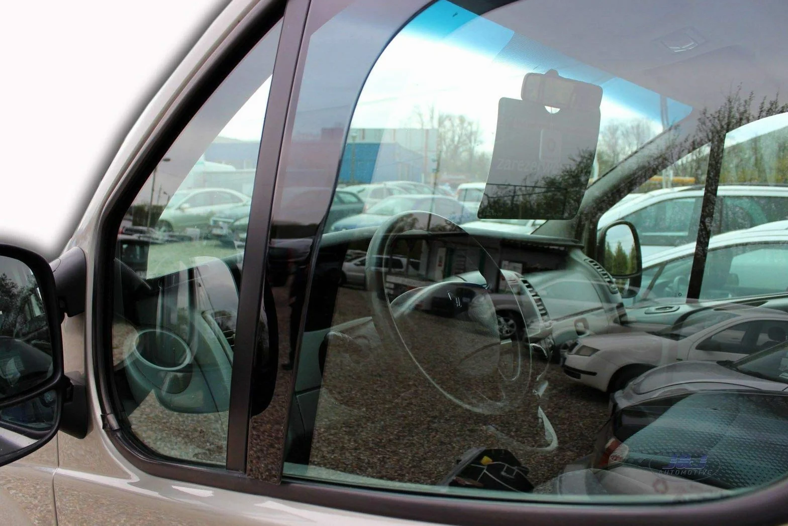 J&J AUTOMOTIVE Derivabrisas Personalizados para RENAULT TRAFIC 2001-2011 2pcs, Color: Smoky Gray, Instalación Clip-on