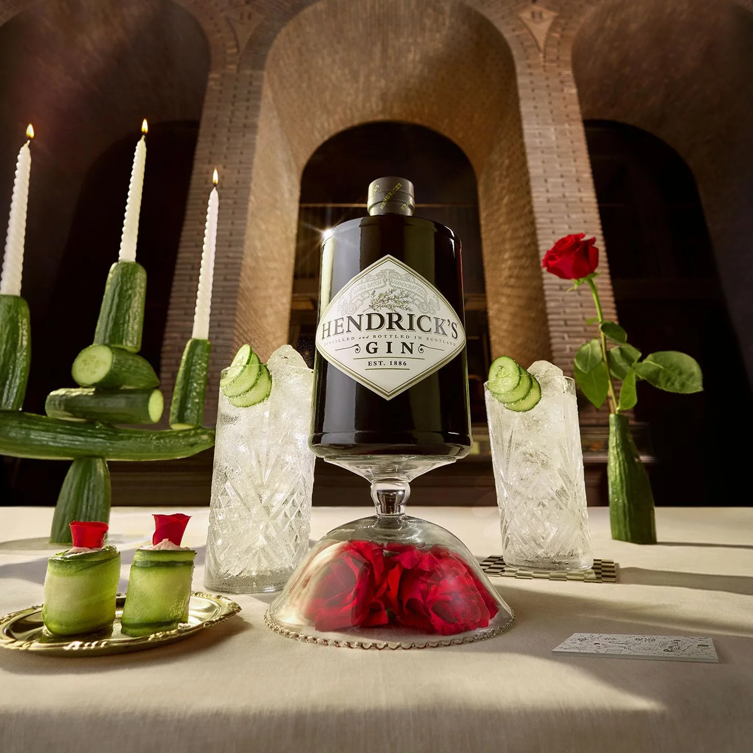 Hendrick's Gin Ginebra superpremium infusionada con pepino y rosa 41,4% vol. 70 cl