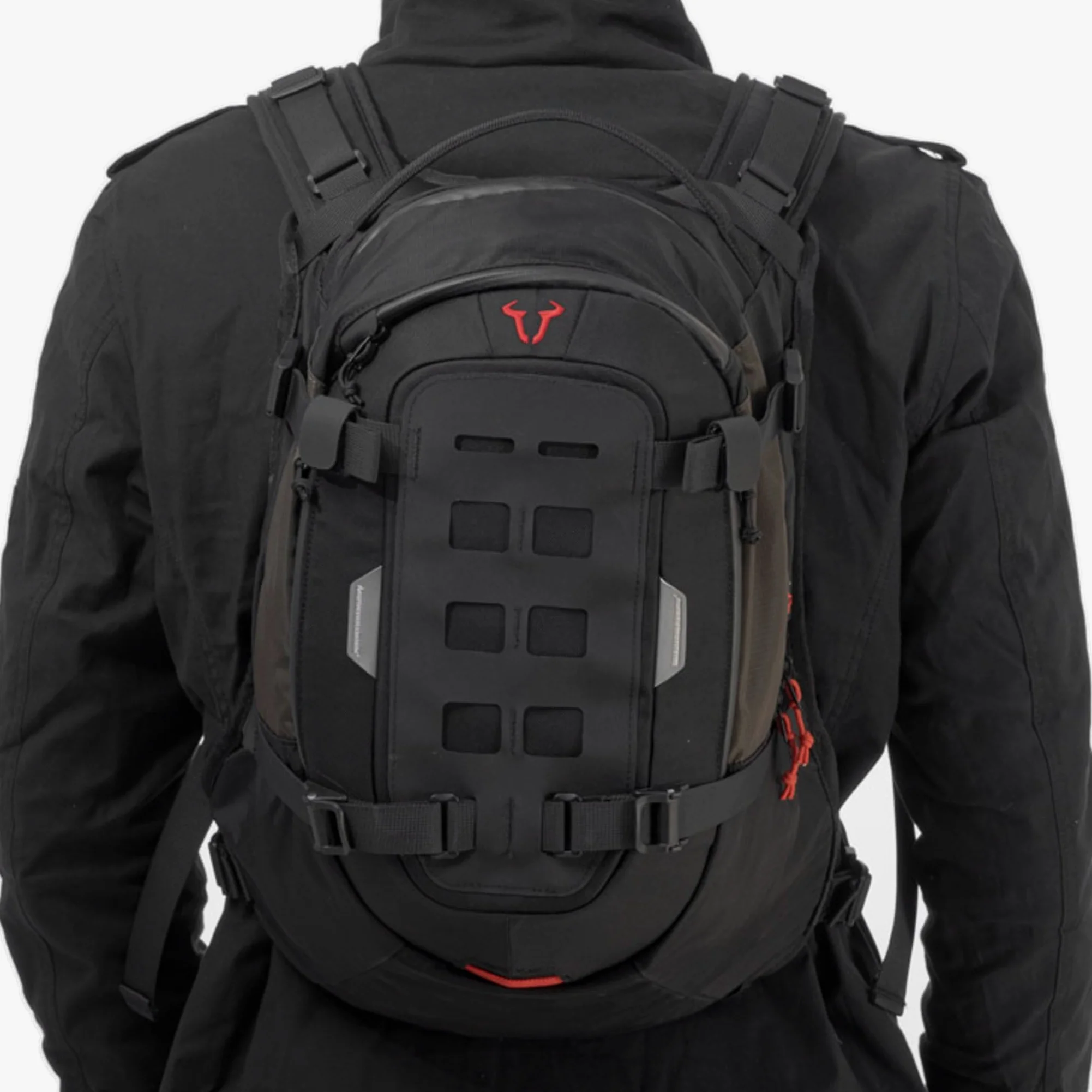 BC.ruc.00.004.30000 - Mochila Pro Cosmo 16l