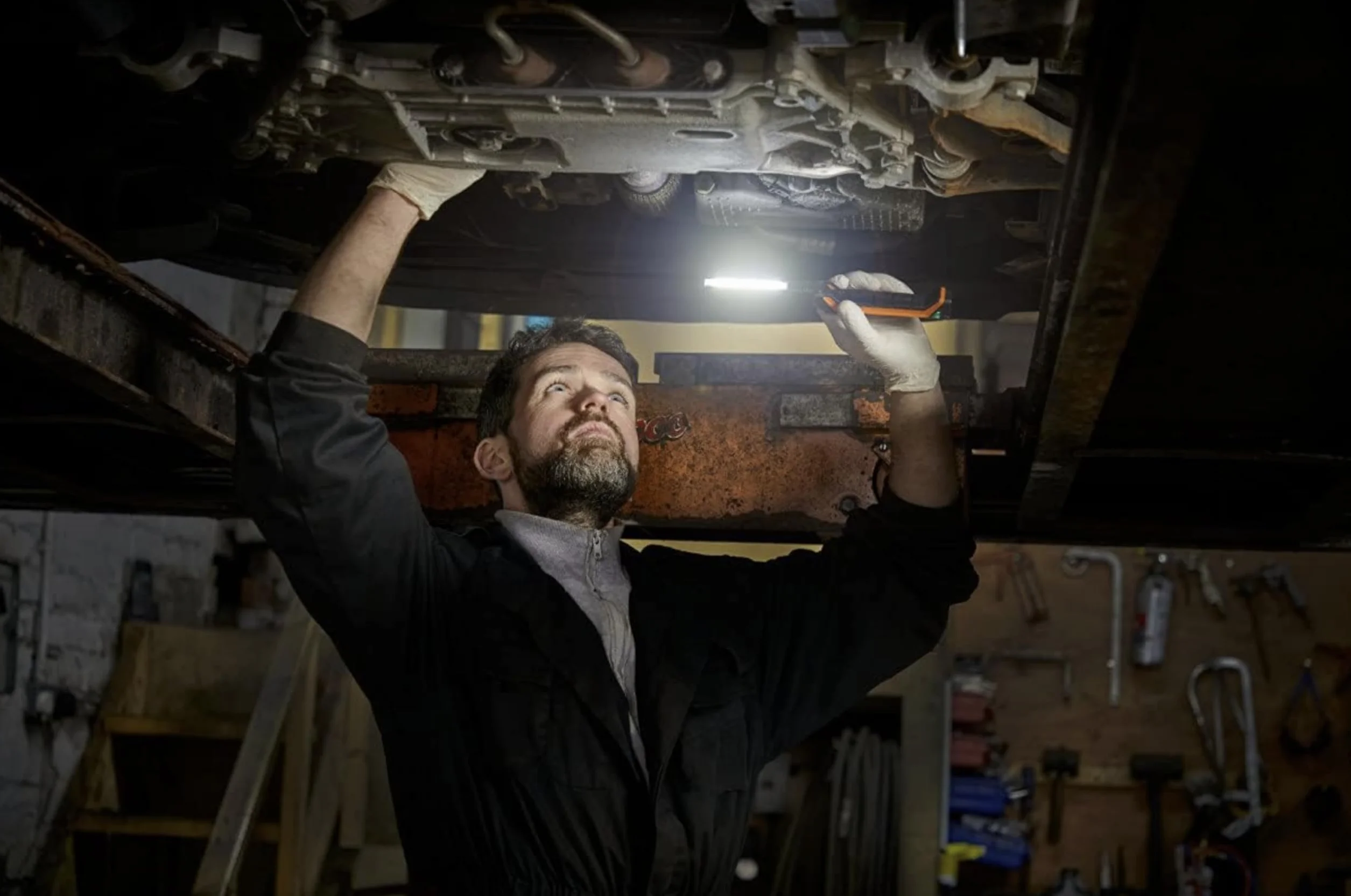 OSRAM LEDinspect POCKET200, luz de inspección LED Delgada, 6500K, luz de Trabajo LED Flexible, magnética y Recargable