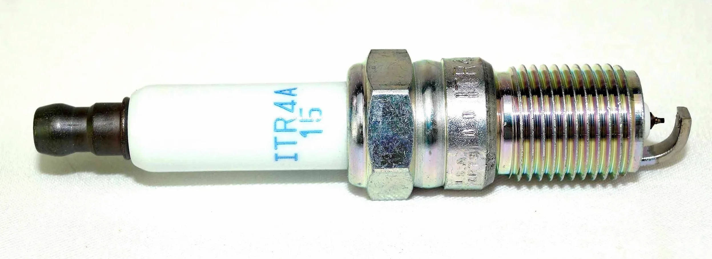 NGK 5599 - Bujía de iridio láser ITR4A15 (paquete de 8)