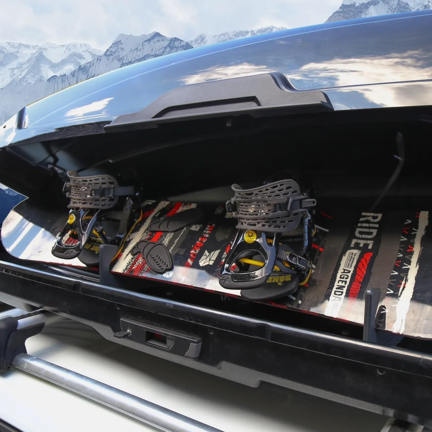 TRAPSKI Lowpro Series - Insertos de Soporte Esquis y Snowboard para Caja de Carga en el Techo, Plástico HDPE de Grado Marino, Correa Premium Incluida, Fabricado en los Estados Unidos (LOWPRO2-S)