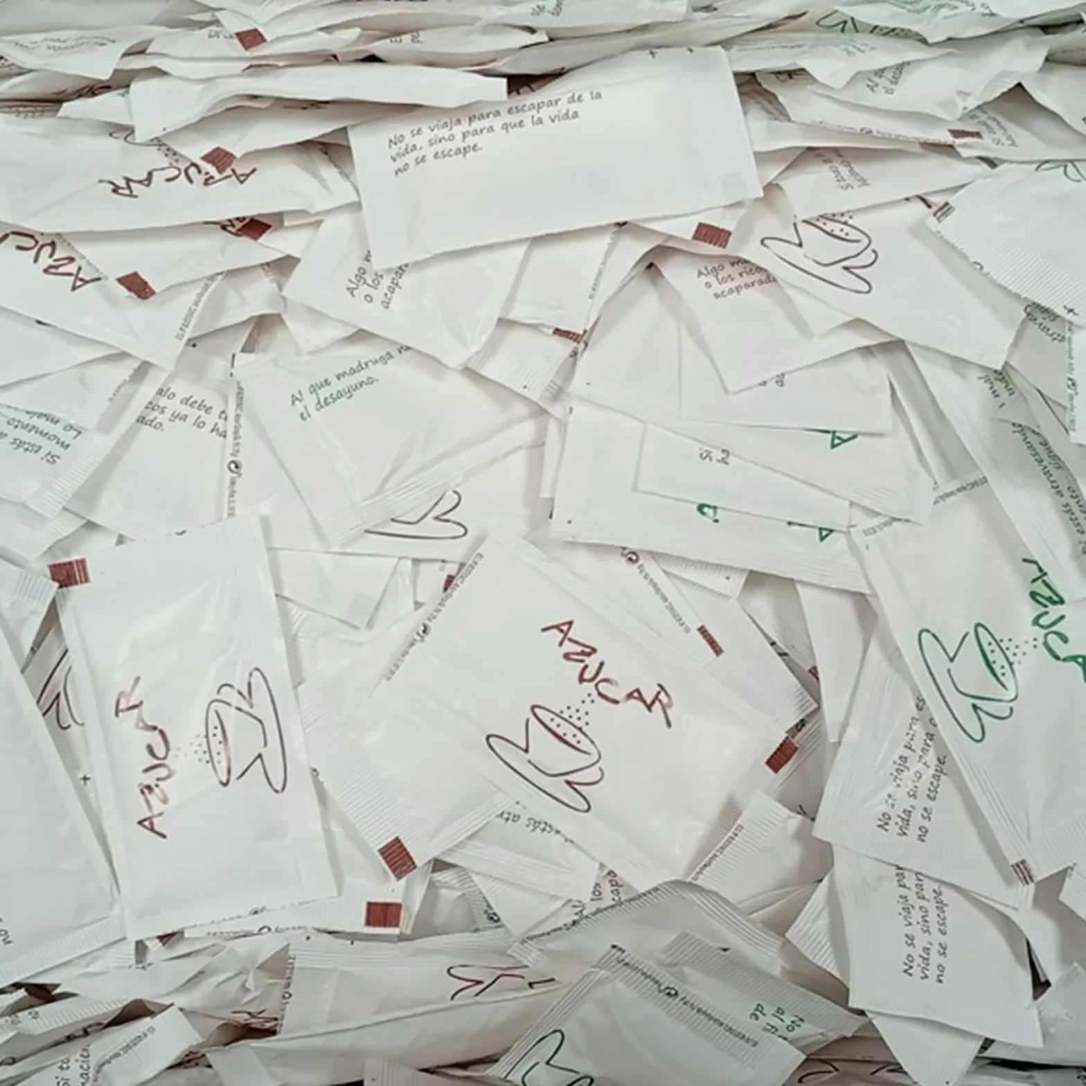 ADRI 200 Sobres de azúcar y 200 cucharillas paletinas de madera envueltas individualmente pack 200