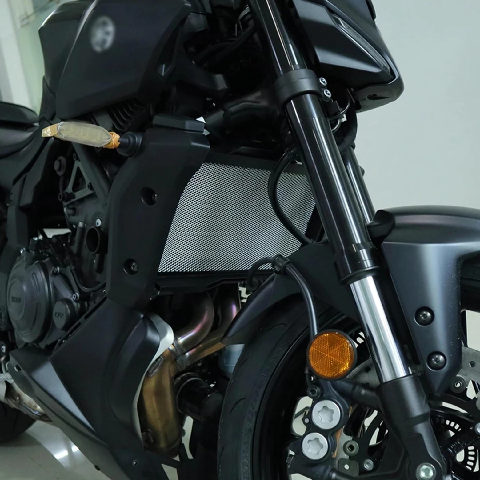 Refrigeración de Pinza de Freno Cubierta Protectora para Tanque de Agua de Motocicleta, Cubierta de Red de enfriamiento para radiador, Compatible con MT07 MT07 2025 MT-07 2025