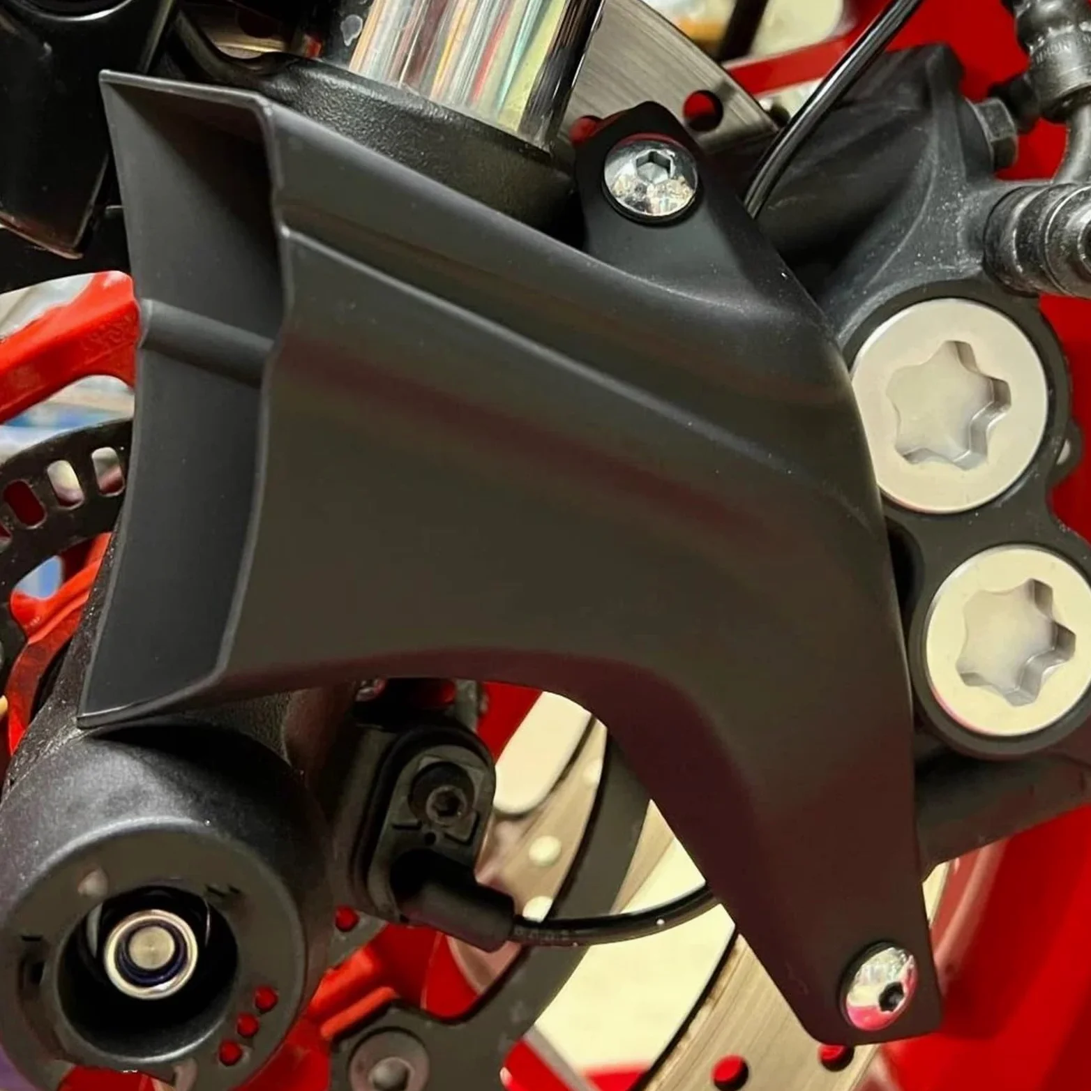 Refrigeración de Pinza de Freno Cubierta de conductos de refrigeración de Aire para Pinza de Freno Kawasaki ZX6R, ZX6RR, ZX636 (2005-2016, 2017), ZX 6R, 636, ZX-6R.(Glossy Black)