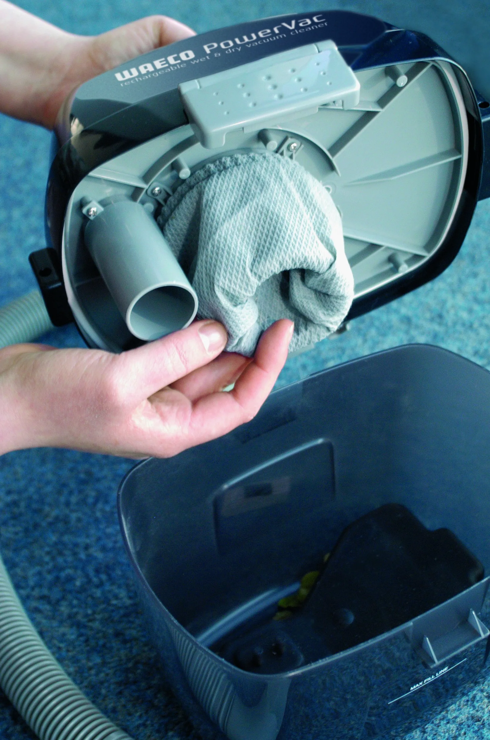 Dometic Waeco PowerVac PV 100, Aspirador Portátil con Batería Recargable, 12 V