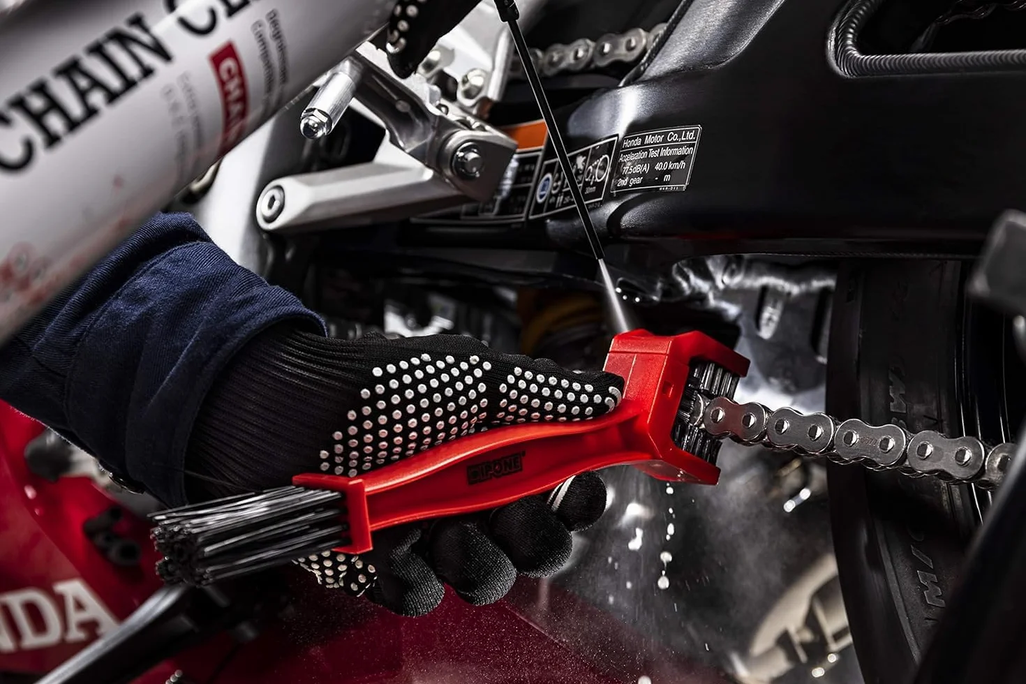 IPONE - Pack Mantenimiento Cadena Motocicleta Todoterreno - Todo-Road Chain Care - CHAIN CLEANER 750 ML + X-TREM CHAIN OFF-ROAD 750 ML + Cepillo de Cadena