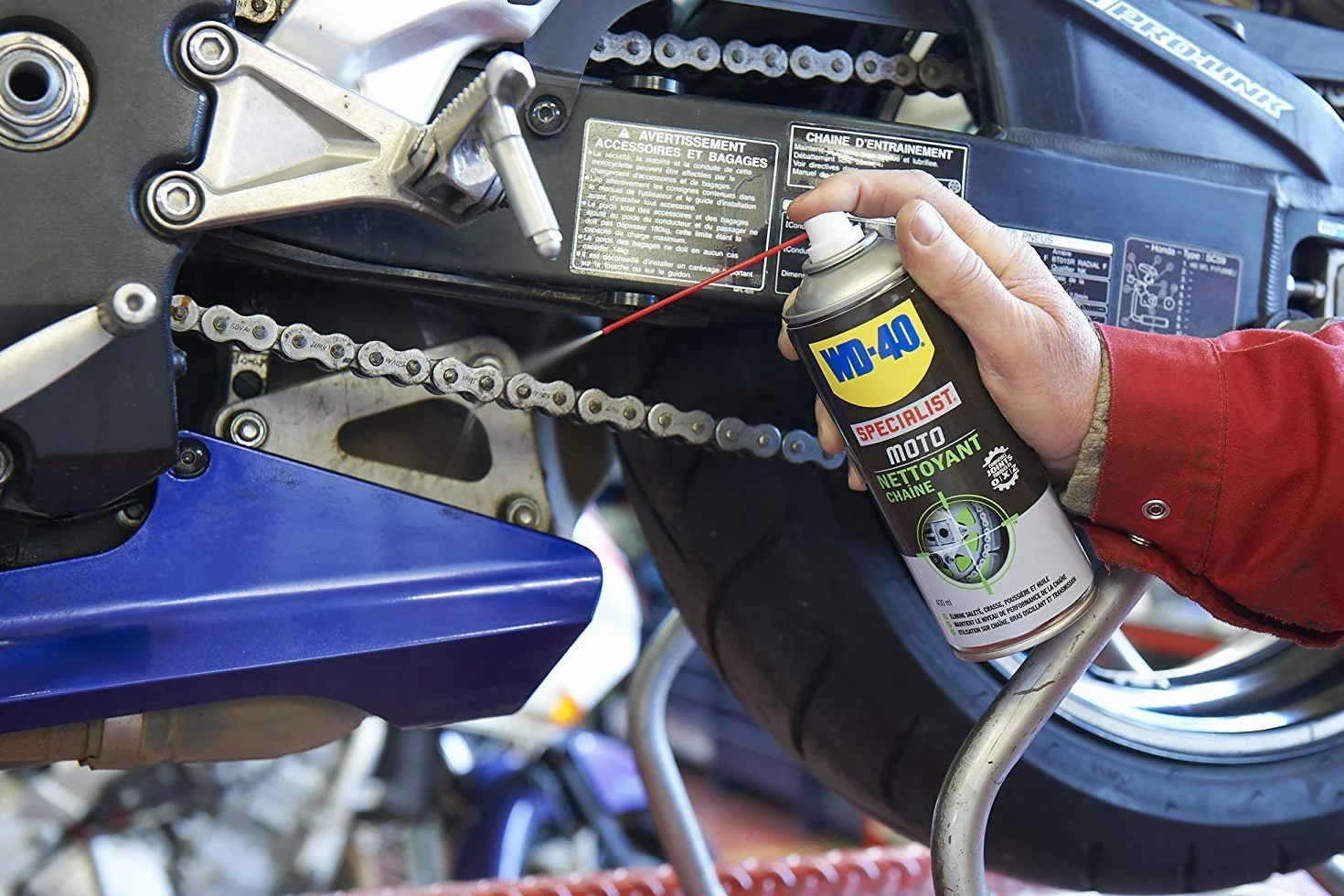 WD-40 Motorbike – Cuidado y mantenimiento cadena con Spray Limpiacadenas 400Ml + Grasa de Cadenas 400Ml + Abrillantador de Silicona 400Ml + cepillo limpia cadenas - Pack 3 unidades + Cepillo