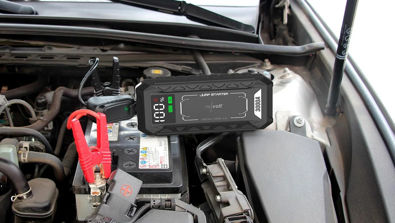 revolt Arrancador de batería y powerbank 3 en 1 PB-815.kfz, 20 Ah, 3000 A, USB-C PD 60 W, LED
