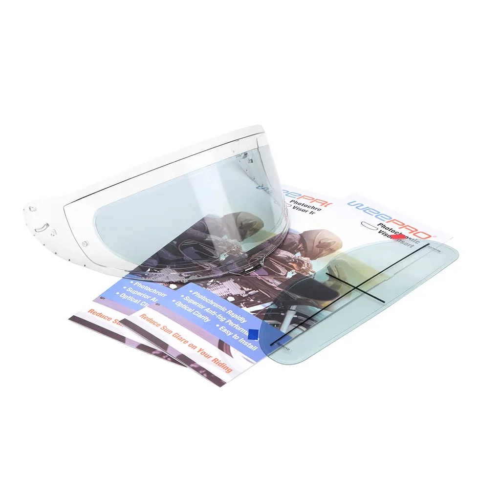 Película fotocromática antivaho para visera de casco, película de transición de tinte automático para visera de casco de motocicleta, 272 x 91 mm | De transparente a tintado para montar en todas las estaciones, en días soleados, fríos o nublados (oscuro)