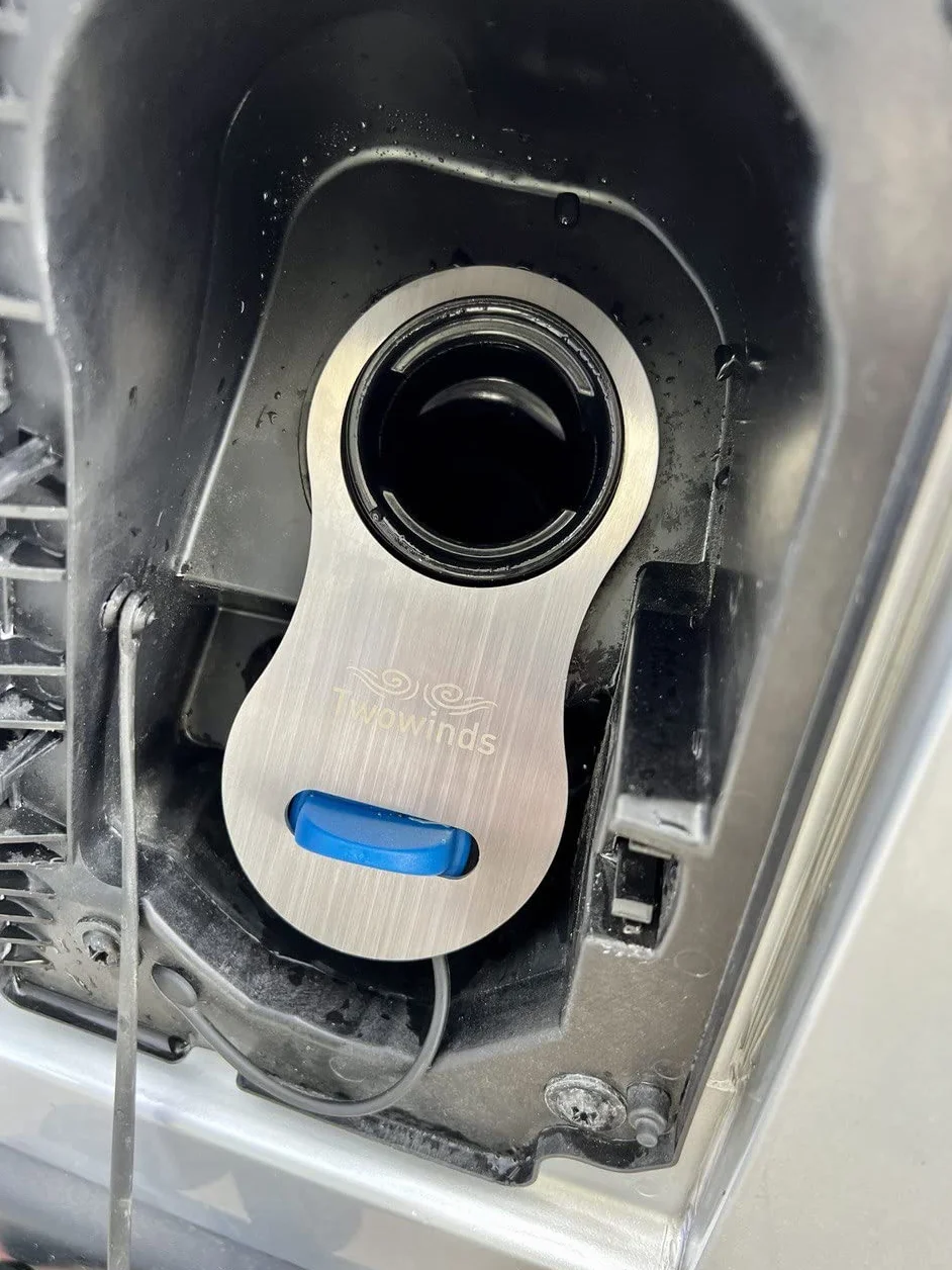 Twowinds - Bloqueo Antirrobo AdBlue Compatible con Fiat Ducato, Jumper, Boxer (2016-2024) - Camper y Caravanas - Cierre de Seguridad del Tapón Depósito AdBlue en Acero Inoxidable