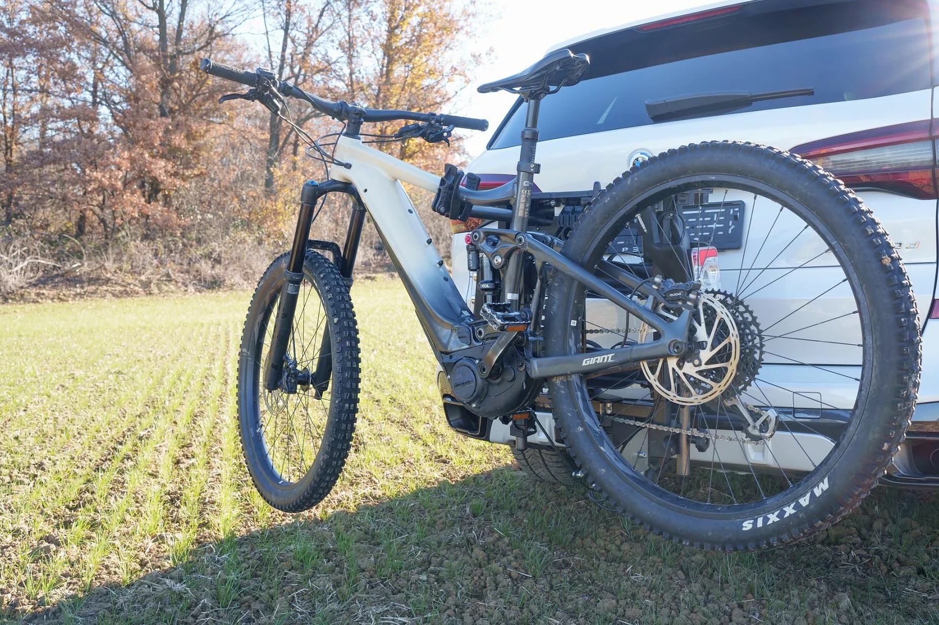 FARAD Portabicicletas para Gancho de Remolque Susa para Bicicletas también E-Bike y Fat-Bike (3 Bicicletas)