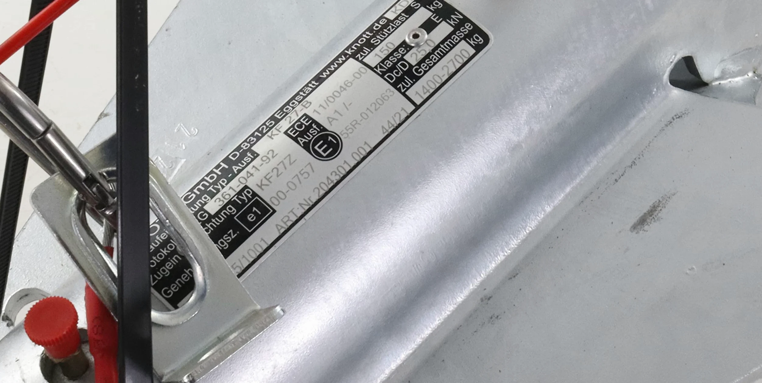 p4U Knott original KF 27 / KH Enganche de inercia, dispositivo de sobrecarga para remolque de caravana, sin consola, 1700 - 2700 kg, 110/120-190/230, 202475.002