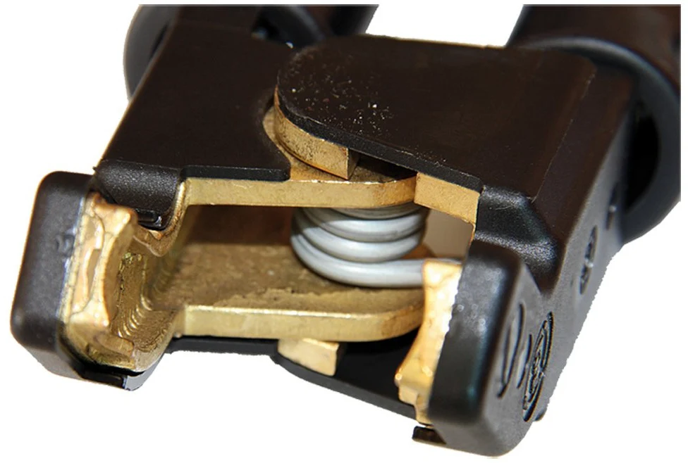 IPmediaPRO TS 870 - Cable de Arranque (70 mm², Cobre, 7 m, con Circuito Protector, con Pinzas de latón en ángulo)