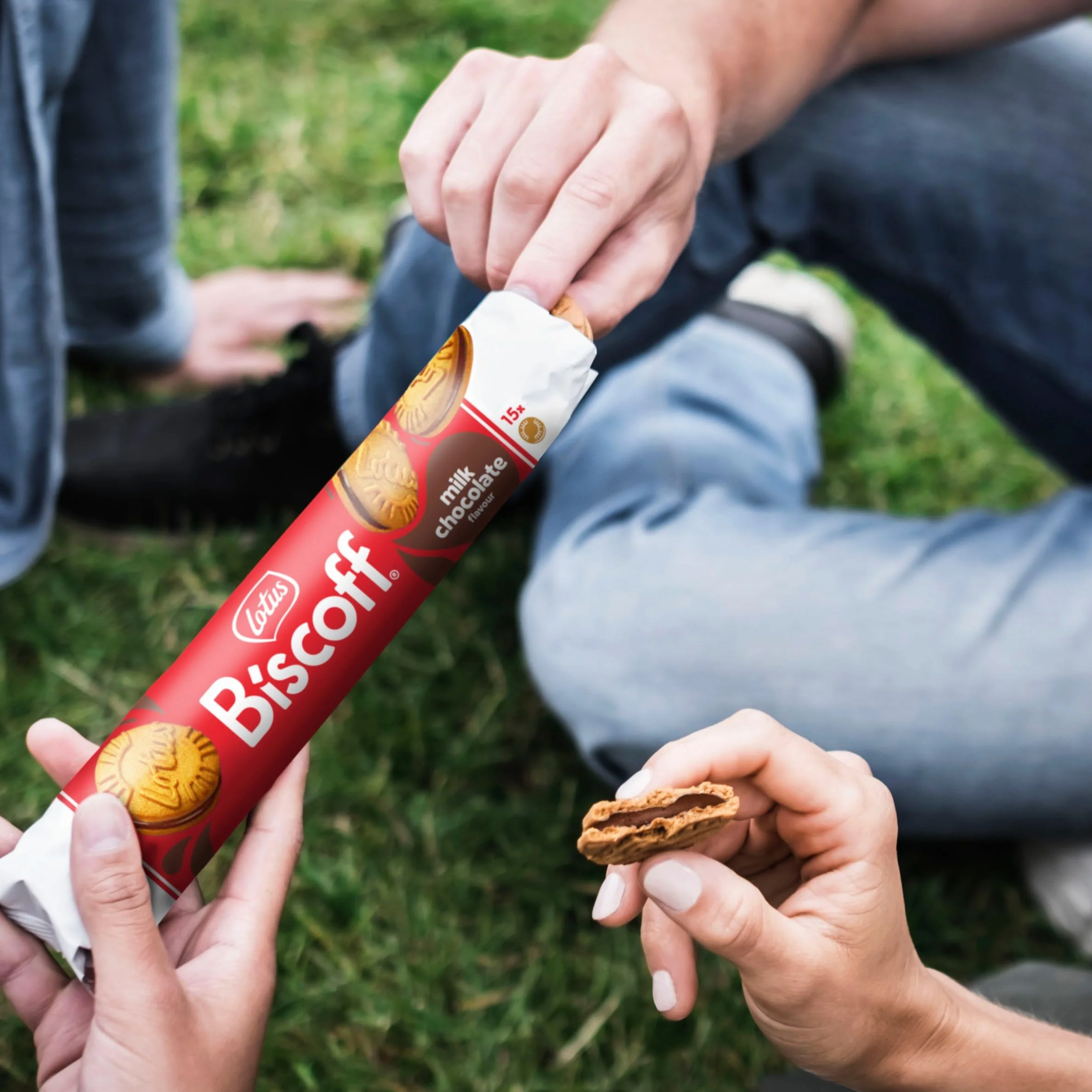 Lotus Biscoff Galletas Rellenas de Chocolate 9 x 150g Pack 15 Galletas