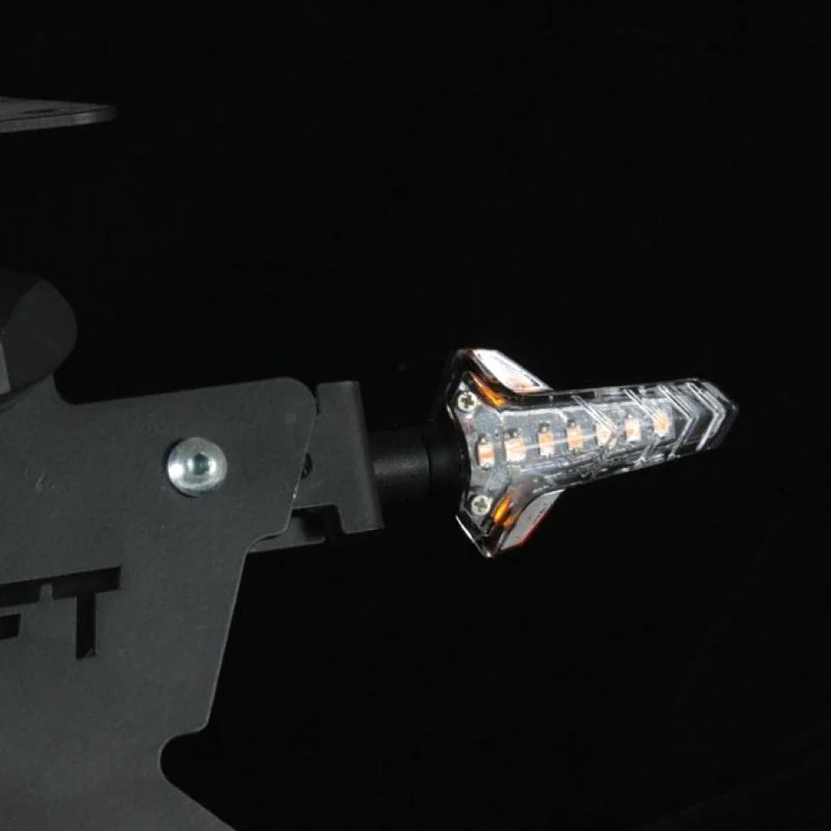 Chaft - Par de intermitentes secuenciales LED 12 V WAPON negro para moto Triumph IN1104