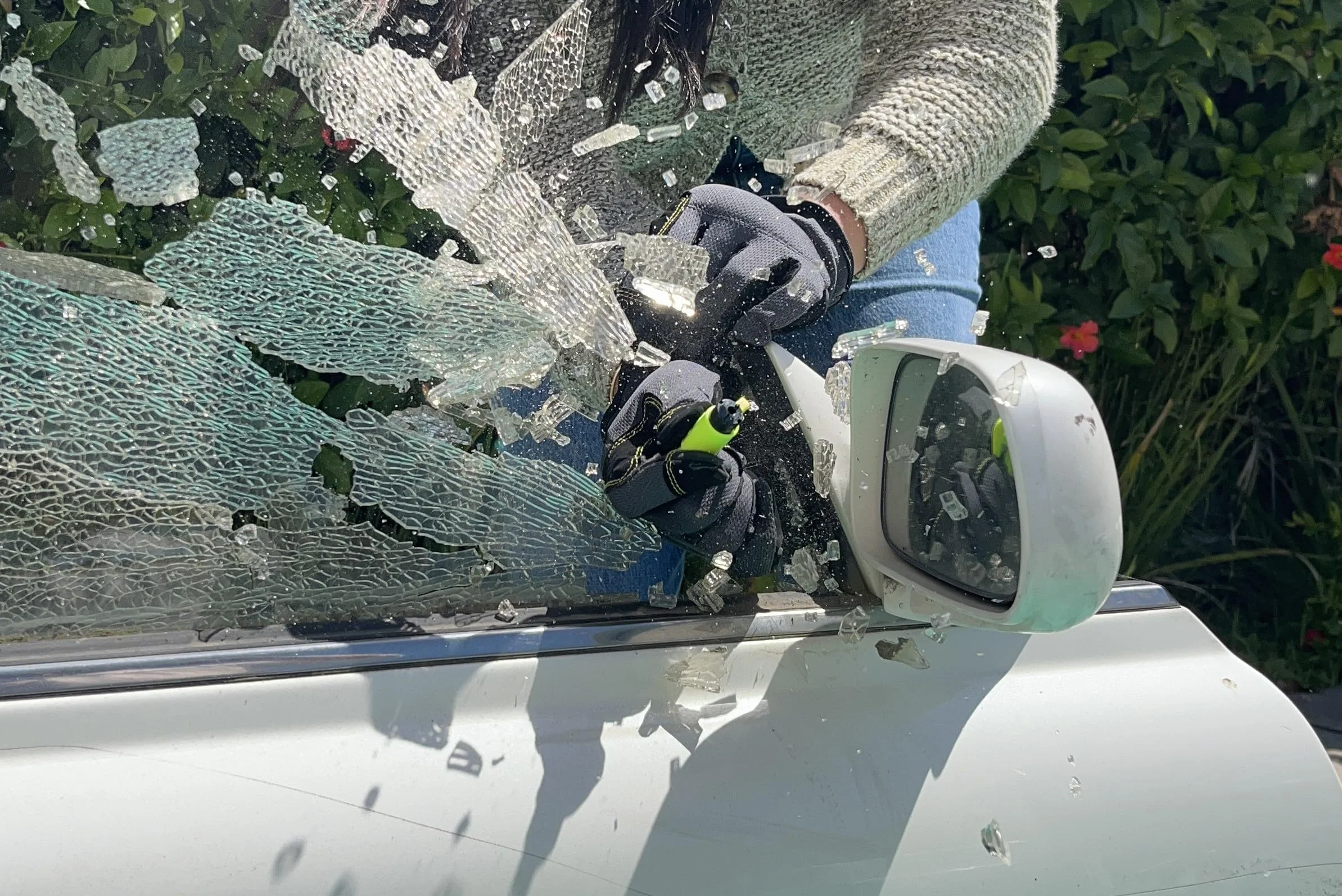 RESQMEl Llavero de Emergencia Original Herramienta de Escape de automóvil, Cortador de cinturón de Seguridad 2 en 1 y rompeventanas, Fabricado en EE. UU., Paquete de 6