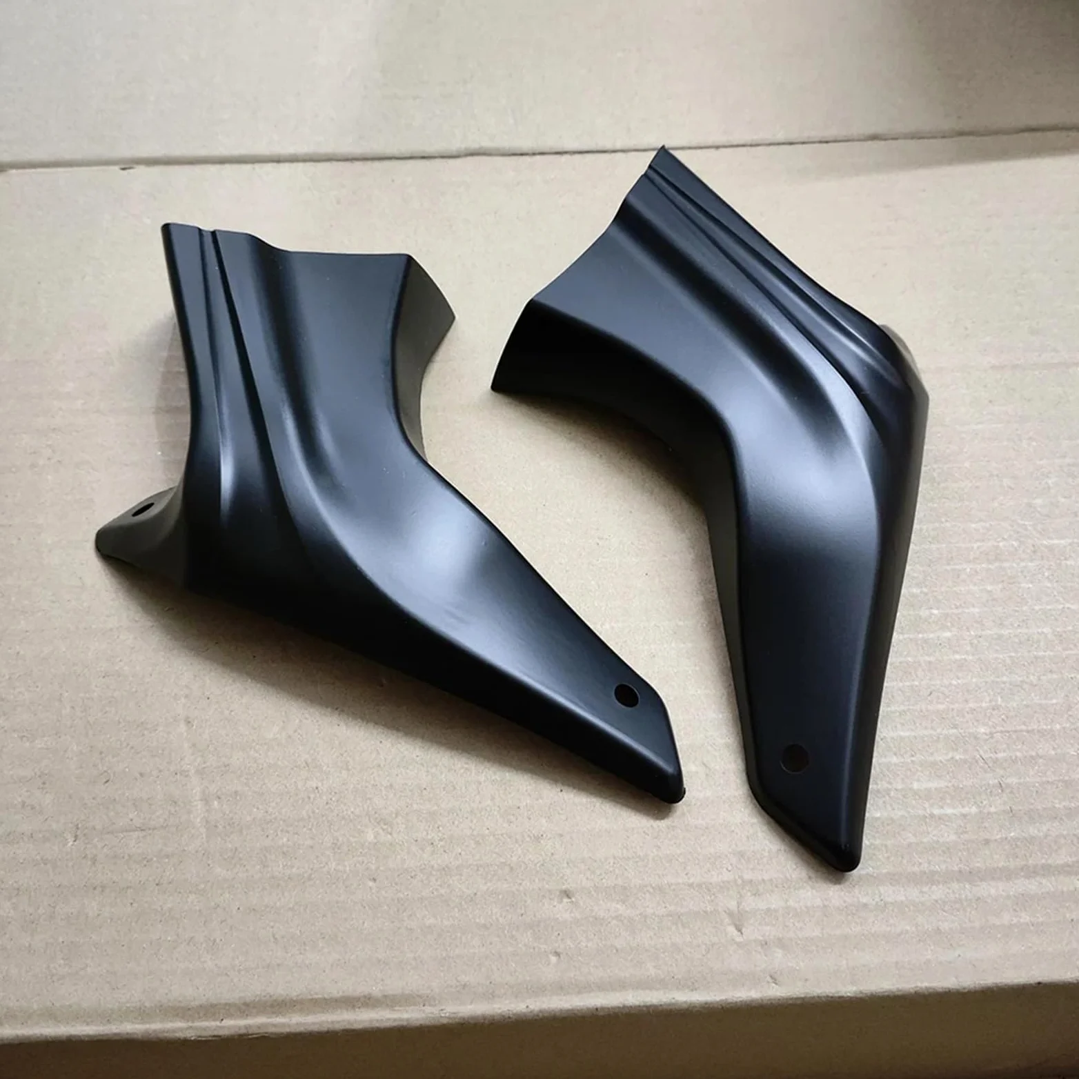Refrigeración de Pinza de Freno Protector de Rueda Delantera para radiador de Pinza Yamaha YZF-R1 RN65 YZFR1 SP YZFR1M YZF R1M Refrigeración de la Pinza de Freno(Glossy Black)