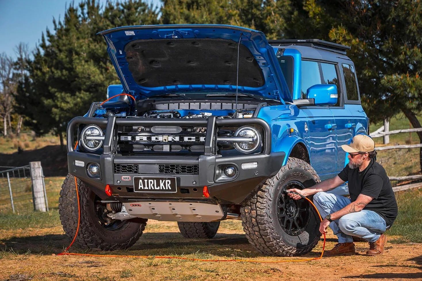 ARB Compresor de Aire sin escobillas CKBLA12 de 12 V con Motor a Bordo Premium con Salida de 1.5X. Ideal para un Tiempo de inflado de neumáticos más rápido y Aventuras Todoterreno 4x4 - Lanzamiento