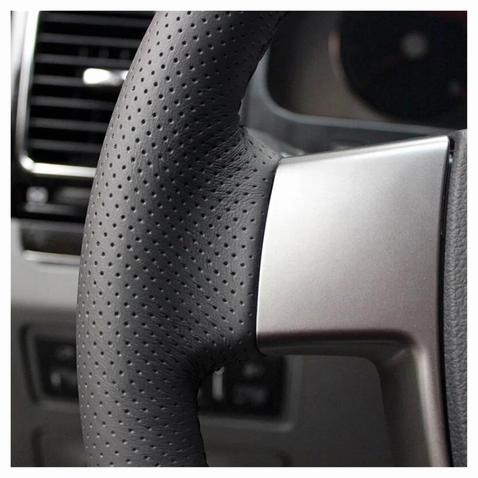 para Geely para E&mgrand para EC7 para EC715 para EC718 Funda para Volante de Coche Cuero Negro Cosida a Mano 38CM / 15'' Funda Volante Coche(Red Thread)