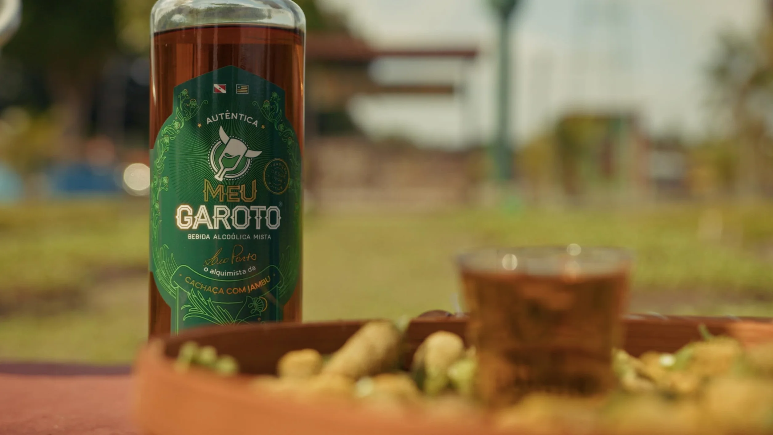 Cachaça Meu Garoto com Jambu 700 mL