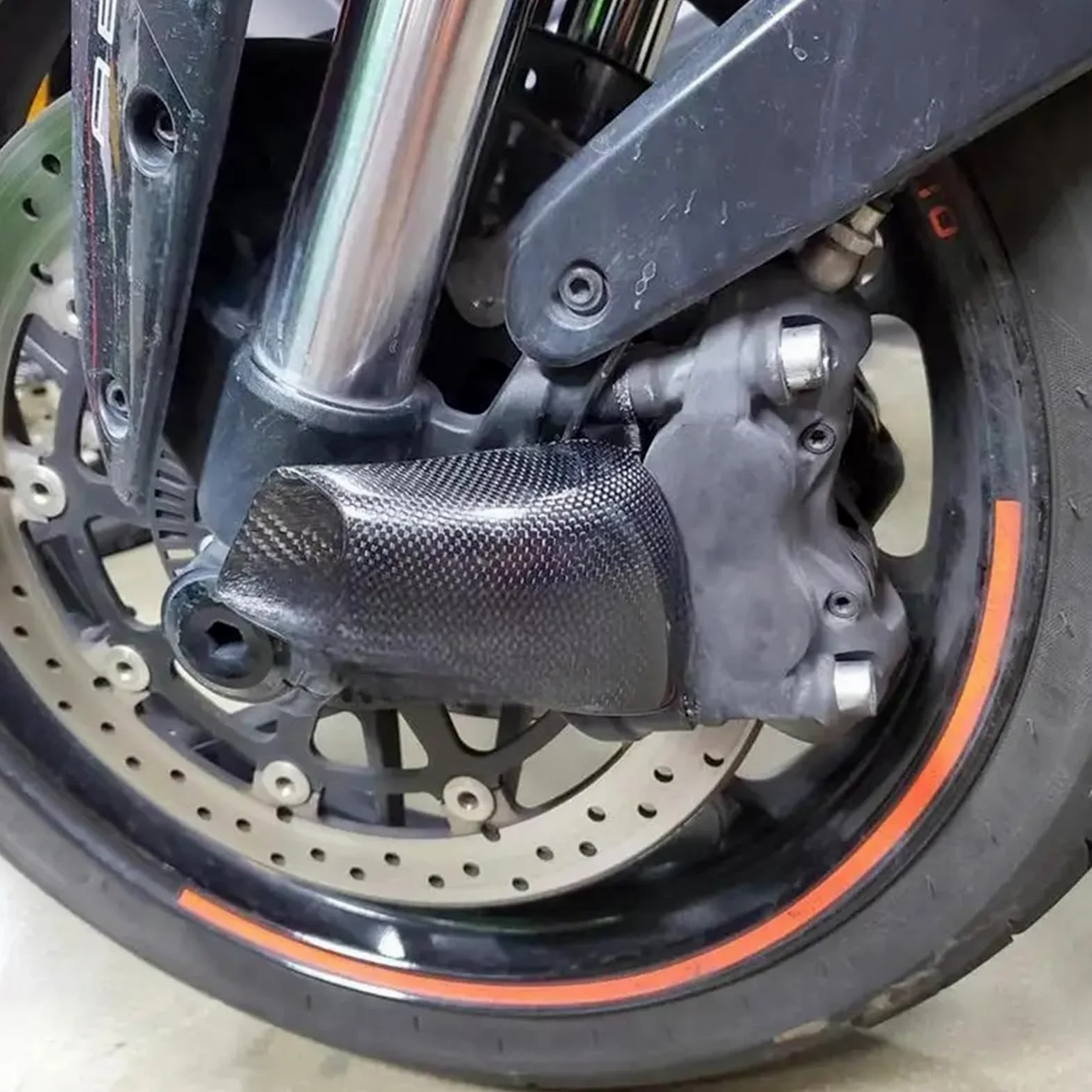Refrigeración de Pinza de Freno Radiador de Pinza de Fibra de Carbono Modificado para Ducati V2/V4 Street Fighter V2/V4, radiador de guía de Aire de Freno Delantero.(A3)