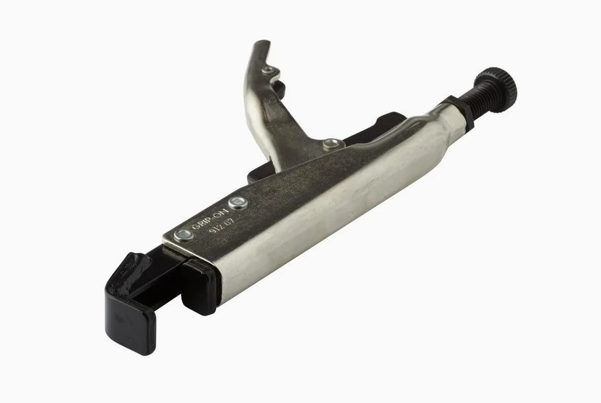 HELLA 8PE 008 932-001 Pinza de apriete
