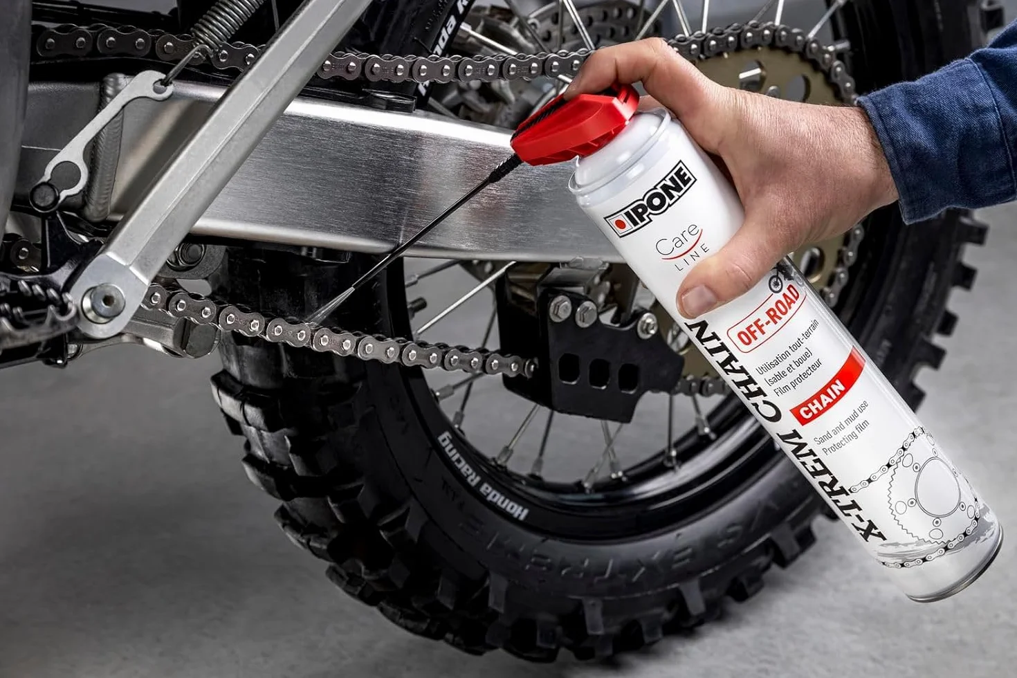 IPONE - Grasa para Cadena Moto Todo Terreno X-trem Chain Off-Road - Formulación Antiadherente - Pulverización precisa sin salpicar - Dosificador Multiposición 750 ml