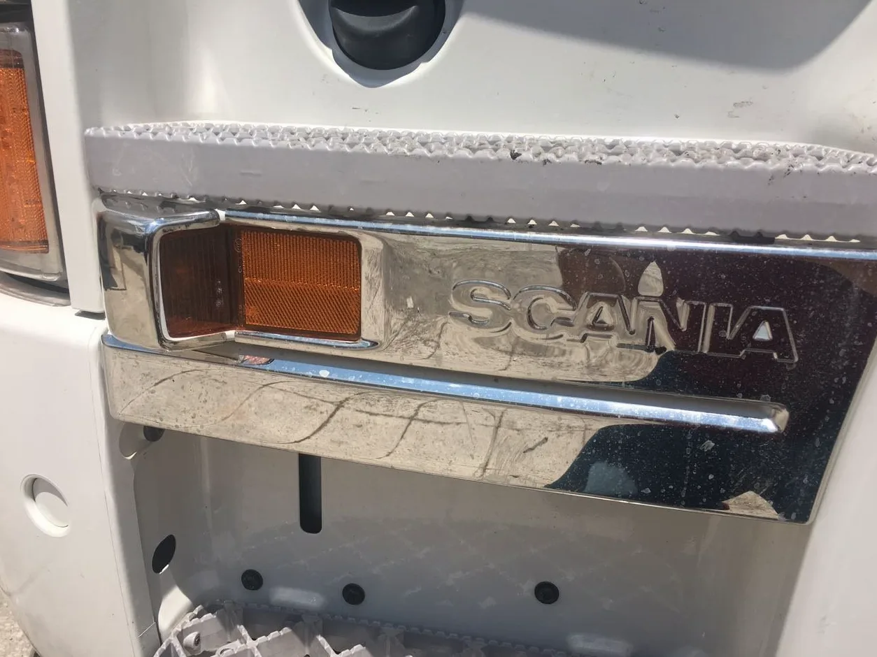 4 embellecedores para peldaños de acero inoxidable y para luces intermitentes laterales, para Scania