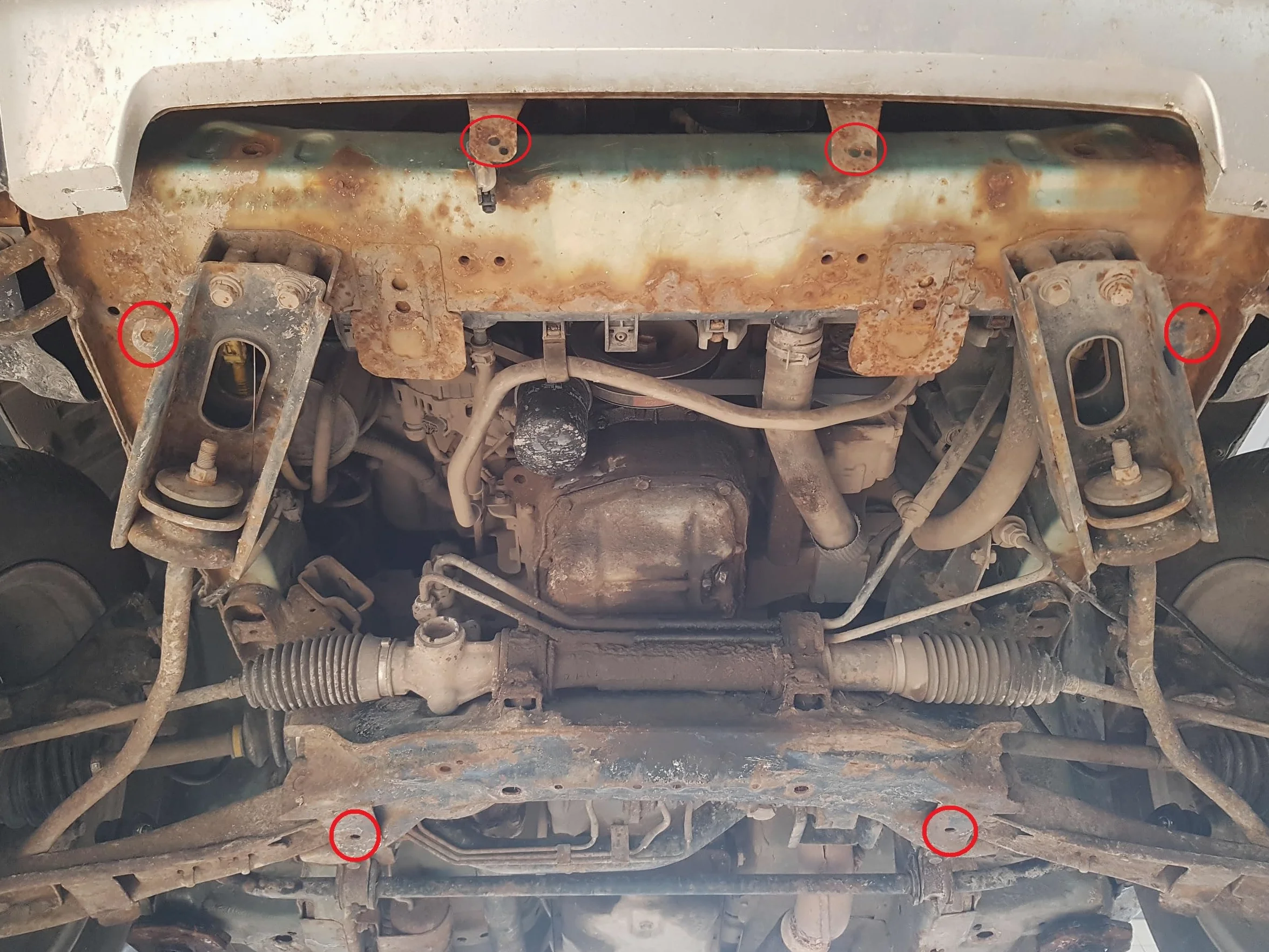 Protección metálica bajo motor compatible con Mitsubishi Pajero Pinin - (1997-2007)