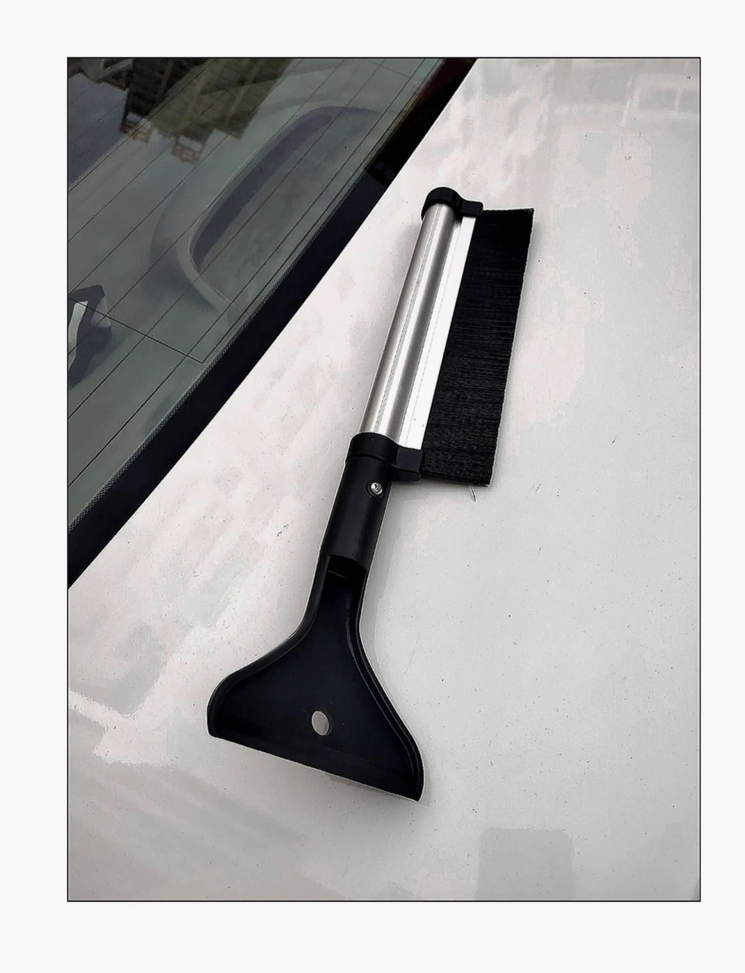 Rascador de hielo extensible y cepillo de nieve para coches y camiones, herramienta retráctil para eliminar eficazmente la nieve y el hielo en invierno, doble función para el cuidado del vehículo
