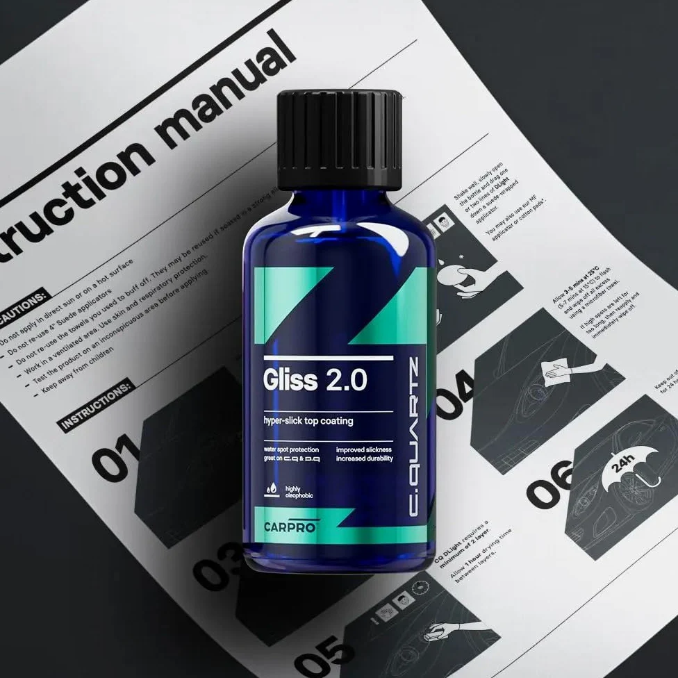 CARPRO Gliss 2.0 - Revestimiento de cerámica para automóviles - Capa superior hidrofóbica - Protección extrema contra manchas de agua con aplicadores de microfibra - Repele el aceite, la suciedad y la