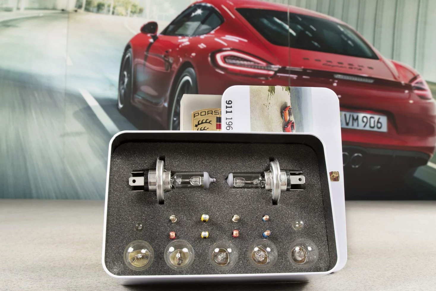 - Porsche Classic 911F (1965-1971) - Bombillas de repuesto + fusibles + caja