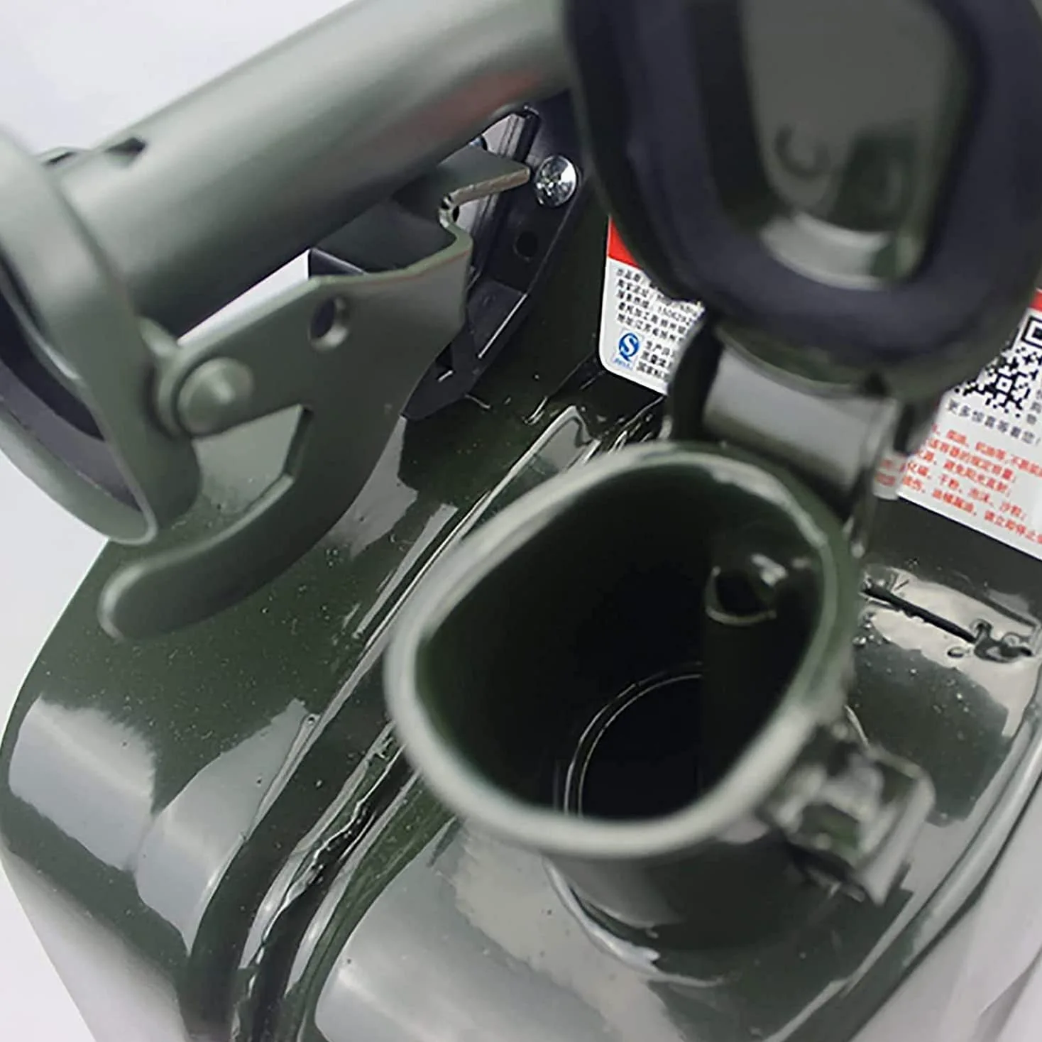 Bidón de gasolina de Metálico Recipientes gasoli Boquilla de vertido de bidón de coche con boquilla Flexible for tanque de combustible de 10L 20L, vertedor de lata de combustible de furgoneta de coche