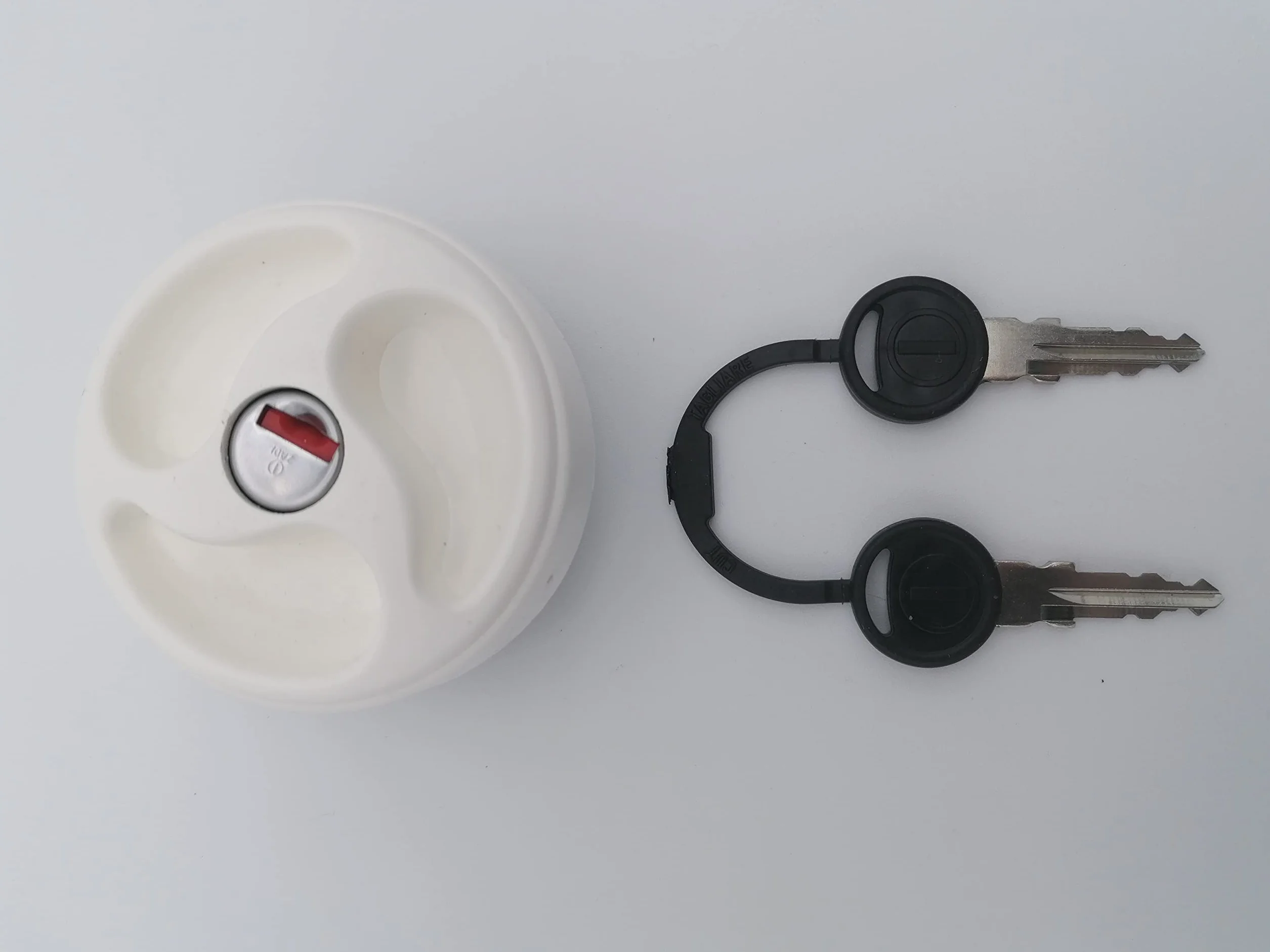 CR-MOESANCO® Tapa Blanca de Depósito de Agua para Caravana, con 3 Asideros Hundidos,Entrada de Agua con LLaves, Cierre de Polipropileno, Camping, Remolque, Autocaravana, a Prueba de Fugas.