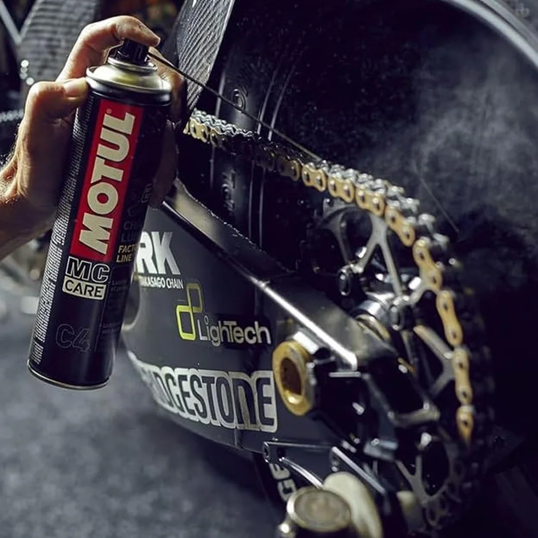Motul Kit de limpieza lubricante para cadena C4 400 ml con cepillo