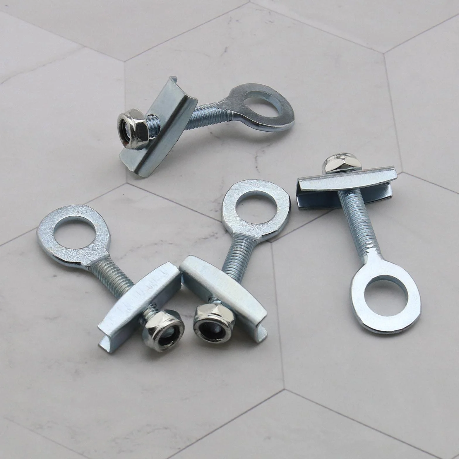 4 Piezas Ajustador Tensor de Cadena de de 10mm con Tuercas Antisuelto de Acero Plateado para Mini Moto Bicicletas de Carrera Motos de Cross Quads