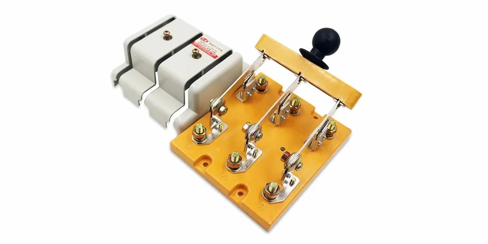 Interruptor de aislamiento de tres cuchillas, de cobre, de un solo tiro y a prueba de errores, con placa de vidrio amarillo estándar Hd11f 100/38