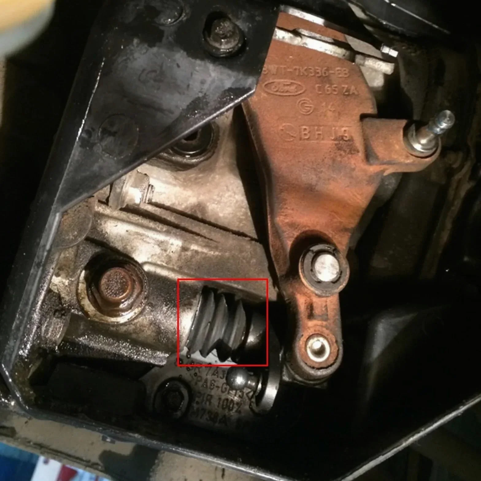 Sello de aceite del automóvil Junta de aceite para selector de caja de cambios manual de 5 velocidades para Ford Fiesta