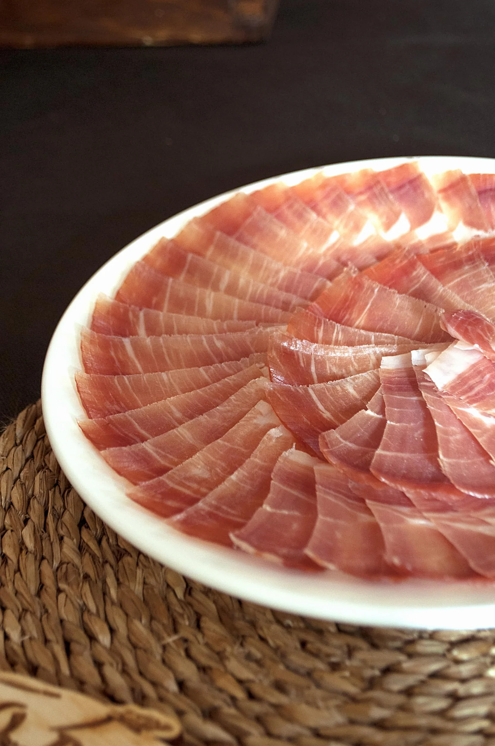 NICO JAMONES Paleta Curada Tradicional 4,5 kg con Jamonero y Cuchillo