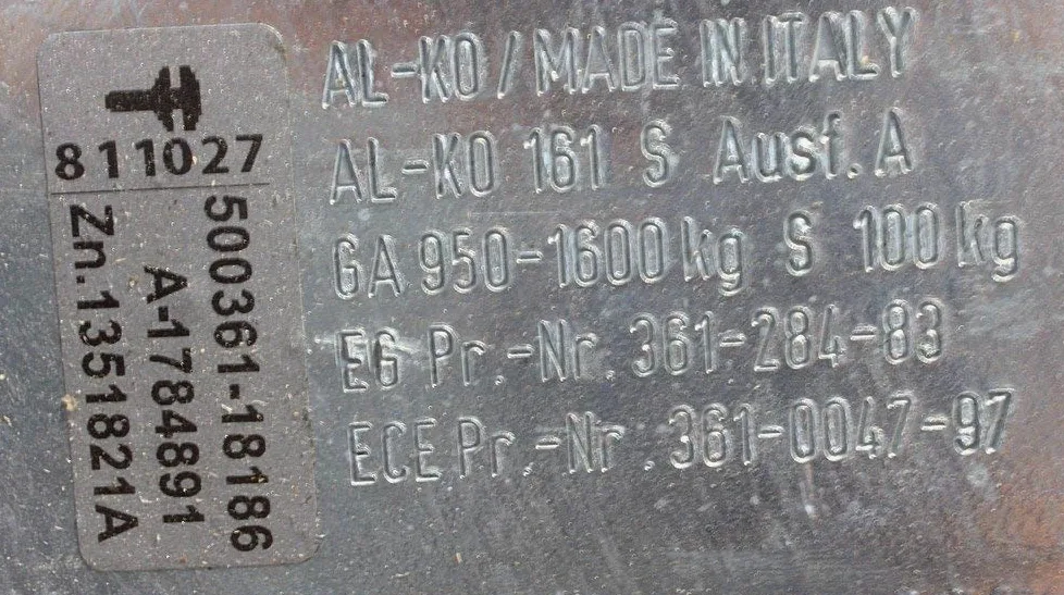 AL-KO Dispositivo de inercia con Enganche AK161 para Remolque 161S 950-1600 kg Lanza en V Freno de inercia Carga Vertical 100 kg Montaje Superior o Inferior galvanizado
