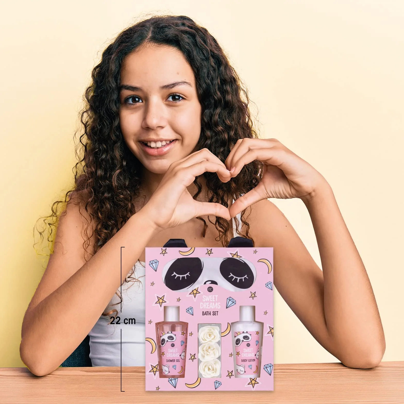Set de regalo para mujer Sweet Dreams de Accentra - Antifaz de panda, gel de ducha, loción corporal y confeti de baño de rosas