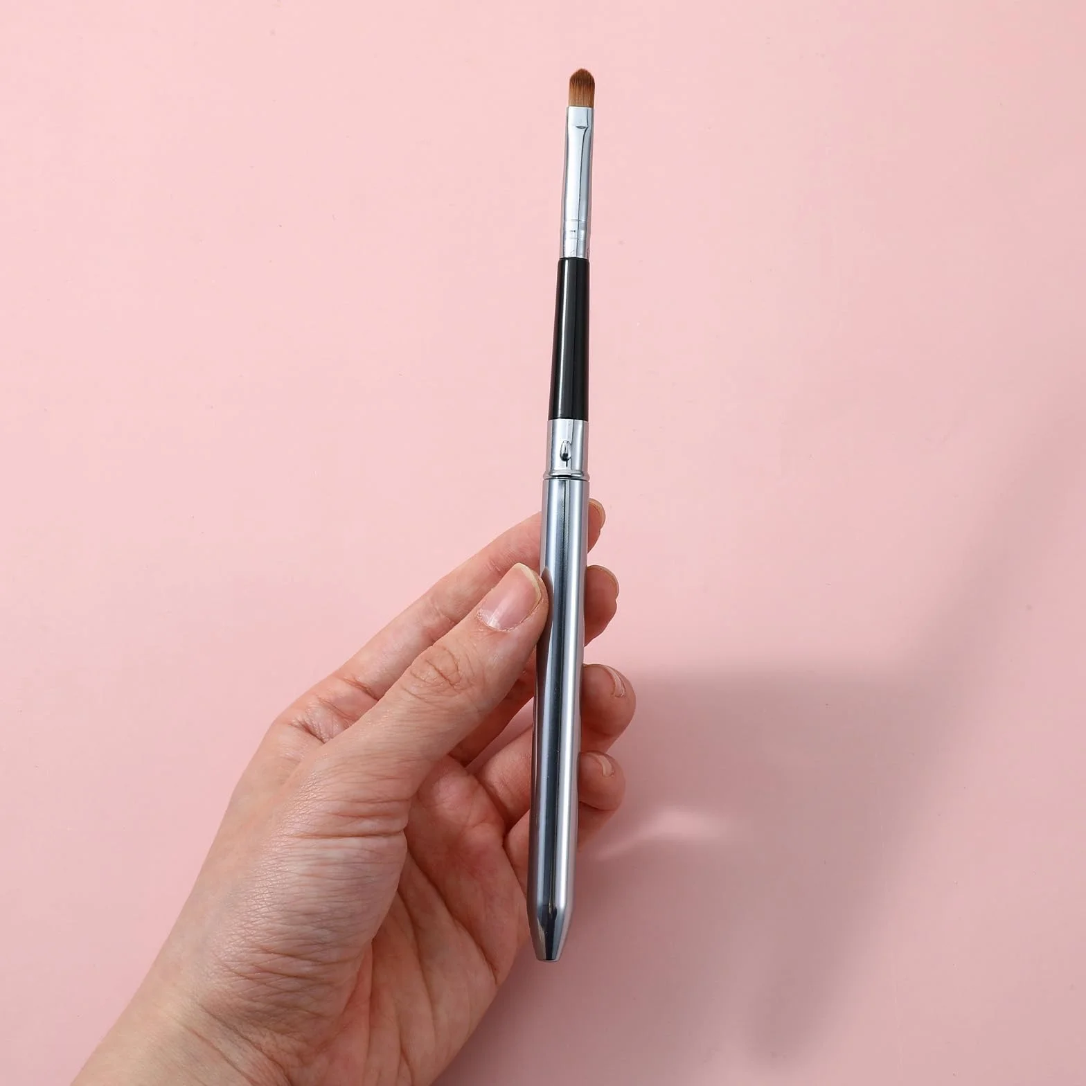 Pinceles de labios retráctiles plateados para pintalabios de viaje