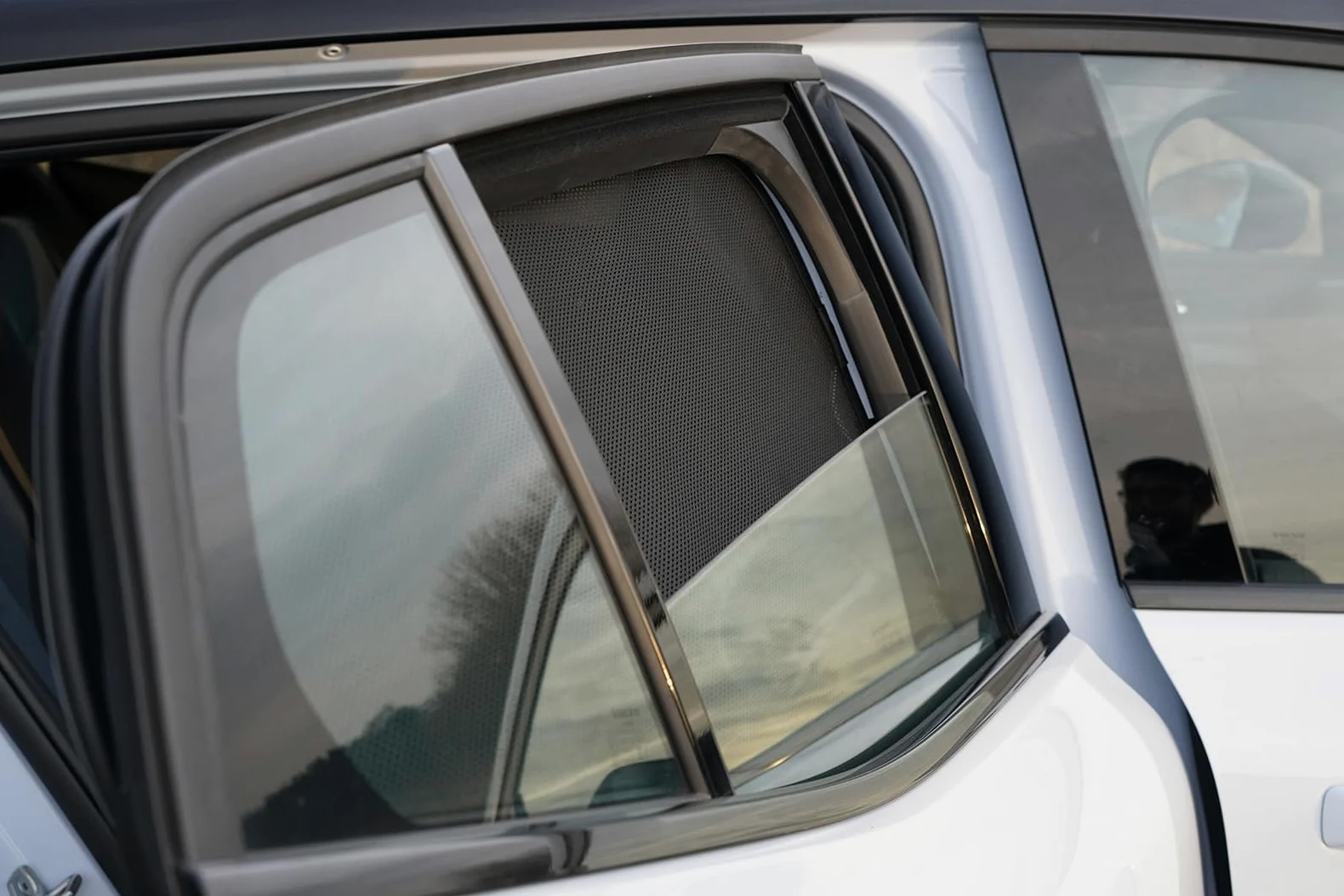 CAR SHADES Juego Compatible con Volvo EX30 2023- (4-Partes) cortinillas Parasol a Medida