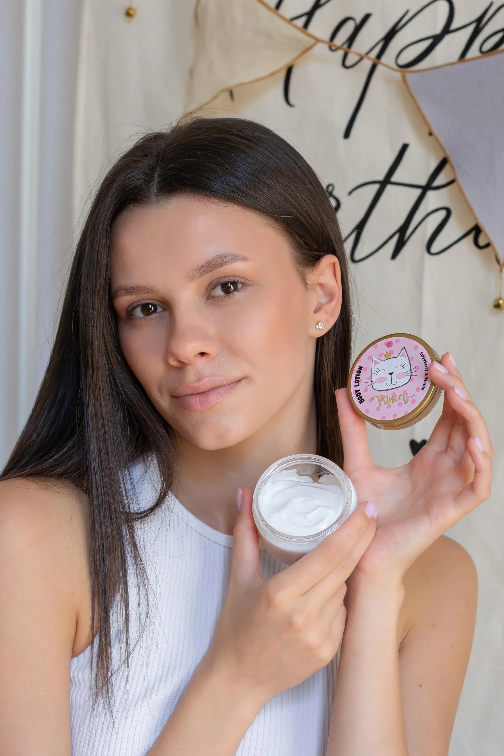 Accentra PRINCESS KITTY Juego de regalo baño mujer 250 ml gel de ducha loción exfoliante crema bombas baño esponja cesta fresa vainilla