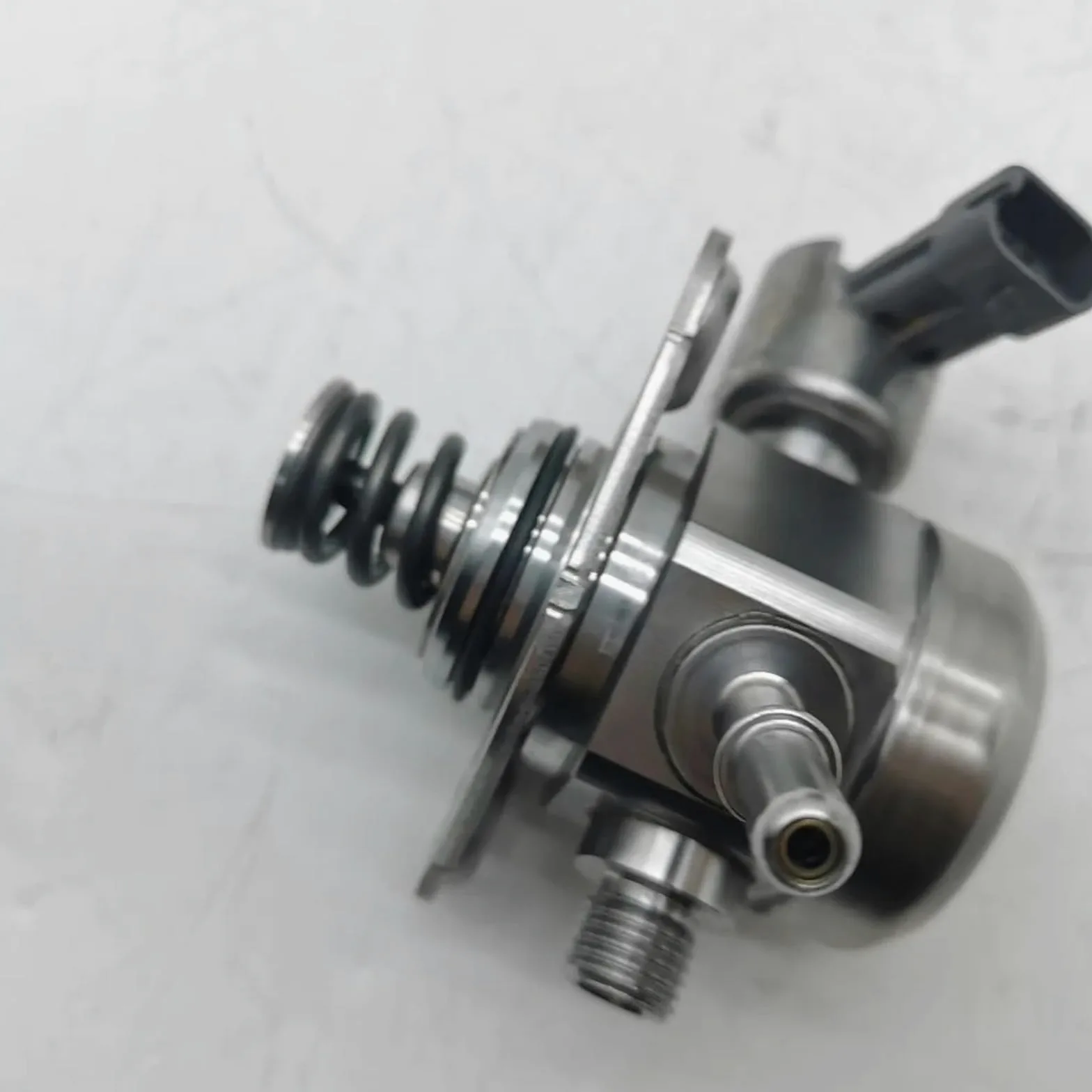Válvula De Gasolina Apto para accesorios de coche, piezas de automóvil, bomba de combustible a presión 2011-16 2.0L 2.4L 35320-2G730 Grifo de Gasolina