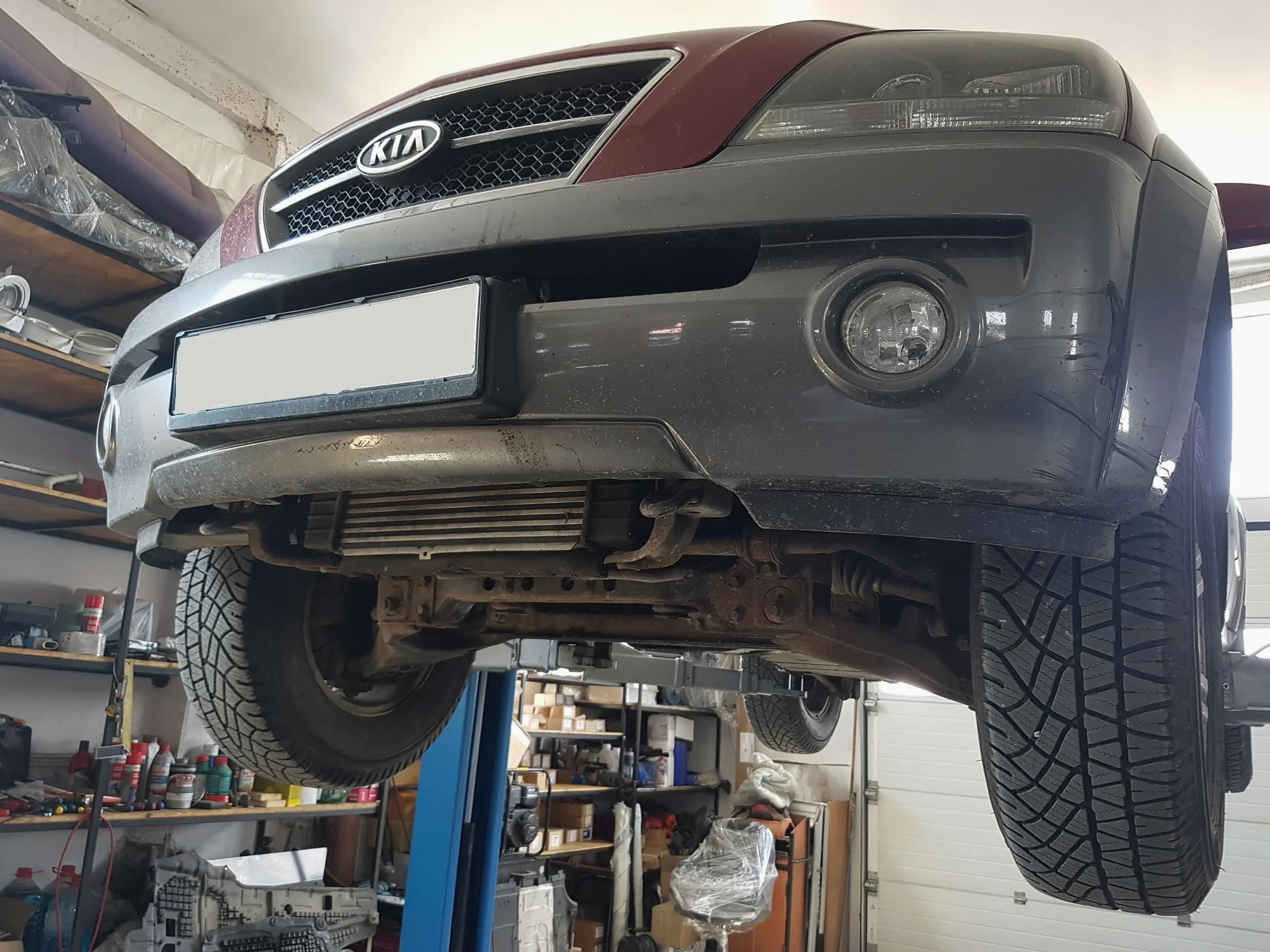 Protector metálico bajo el motor y enfriador de acero compatible con Kia Sorento (2002-2006)